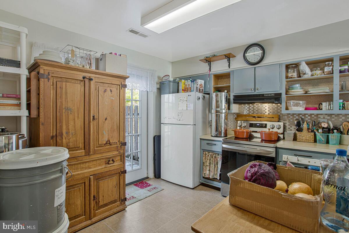 HOLLAND FORREST LANDING - Residential