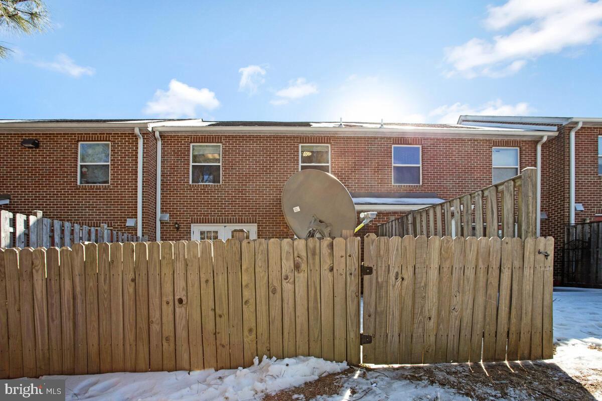 HOLLAND FORREST LANDING - Residential