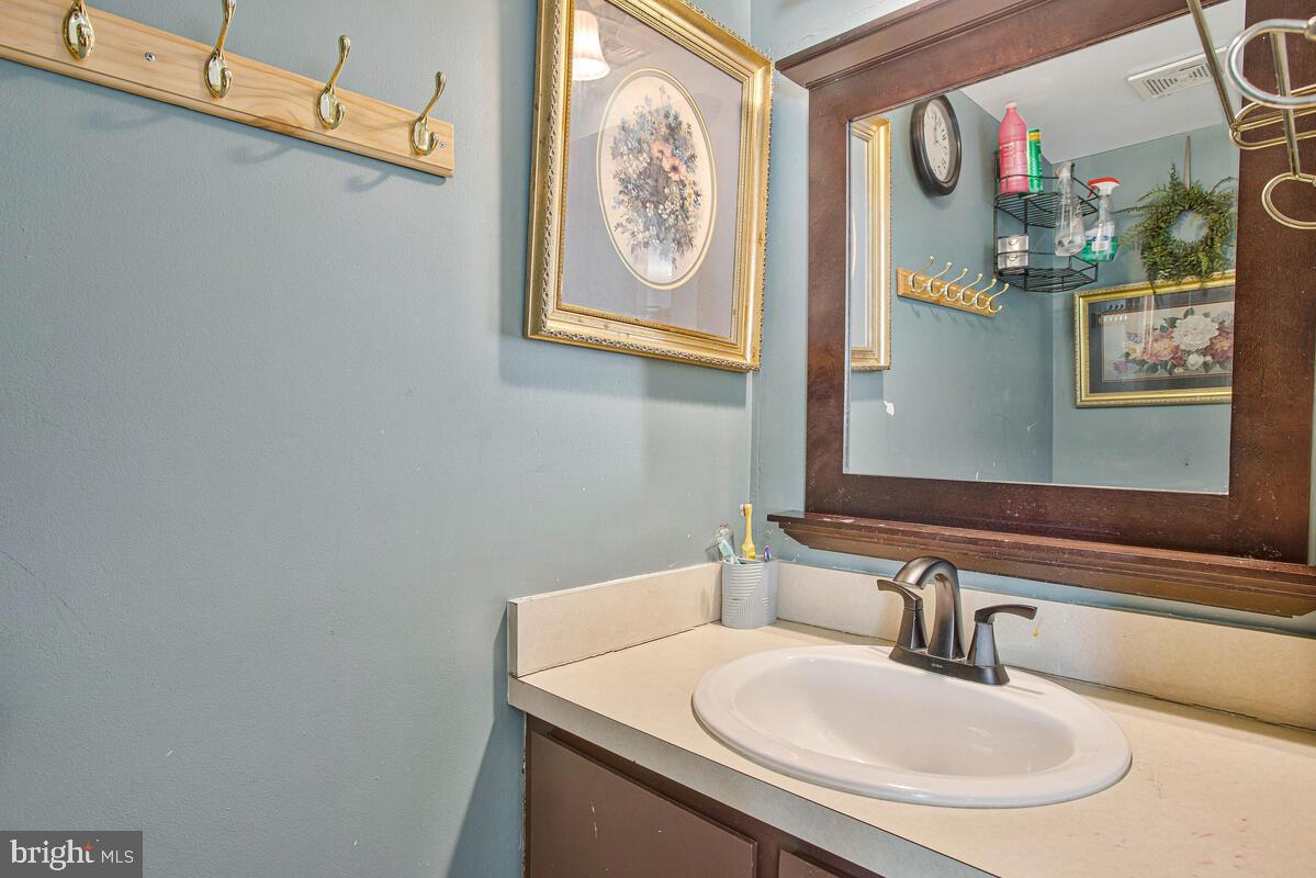 HOLLAND FORREST LANDING - Residential