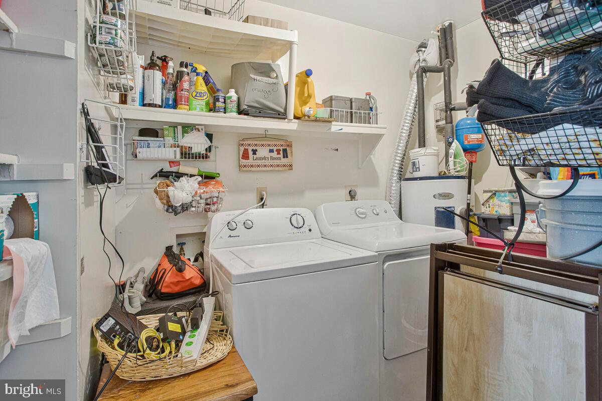 HOLLAND FORREST LANDING - Residential