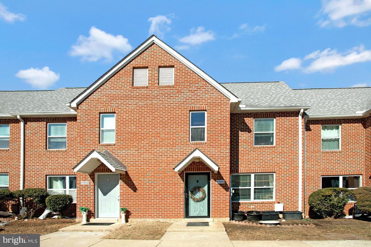 HOLLAND FORREST LANDING - Residential