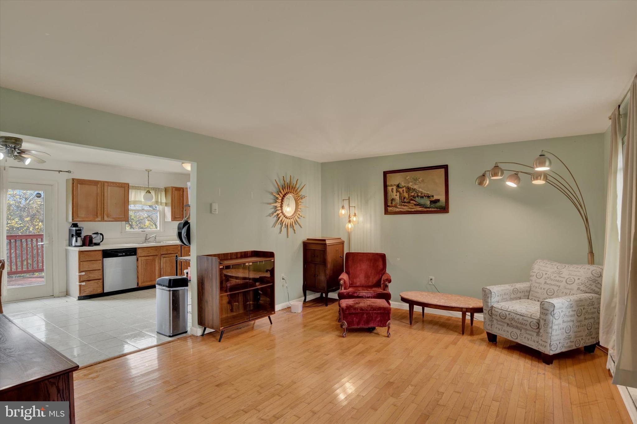 3161 SUNNYSIDE AVENUE