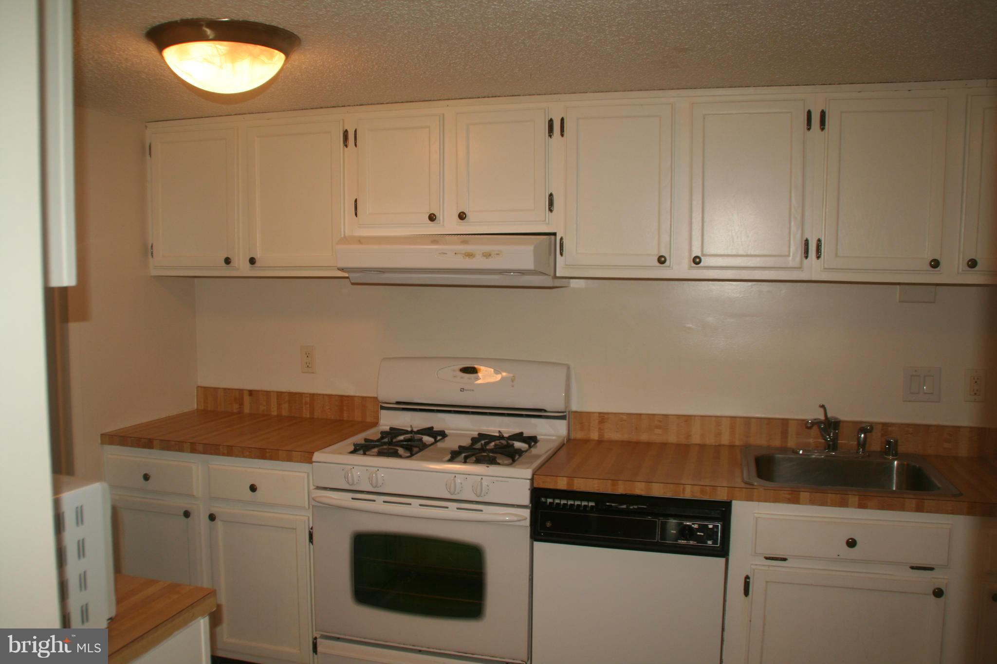 HUNTERS WOODS VILLAGE - Residential Lease