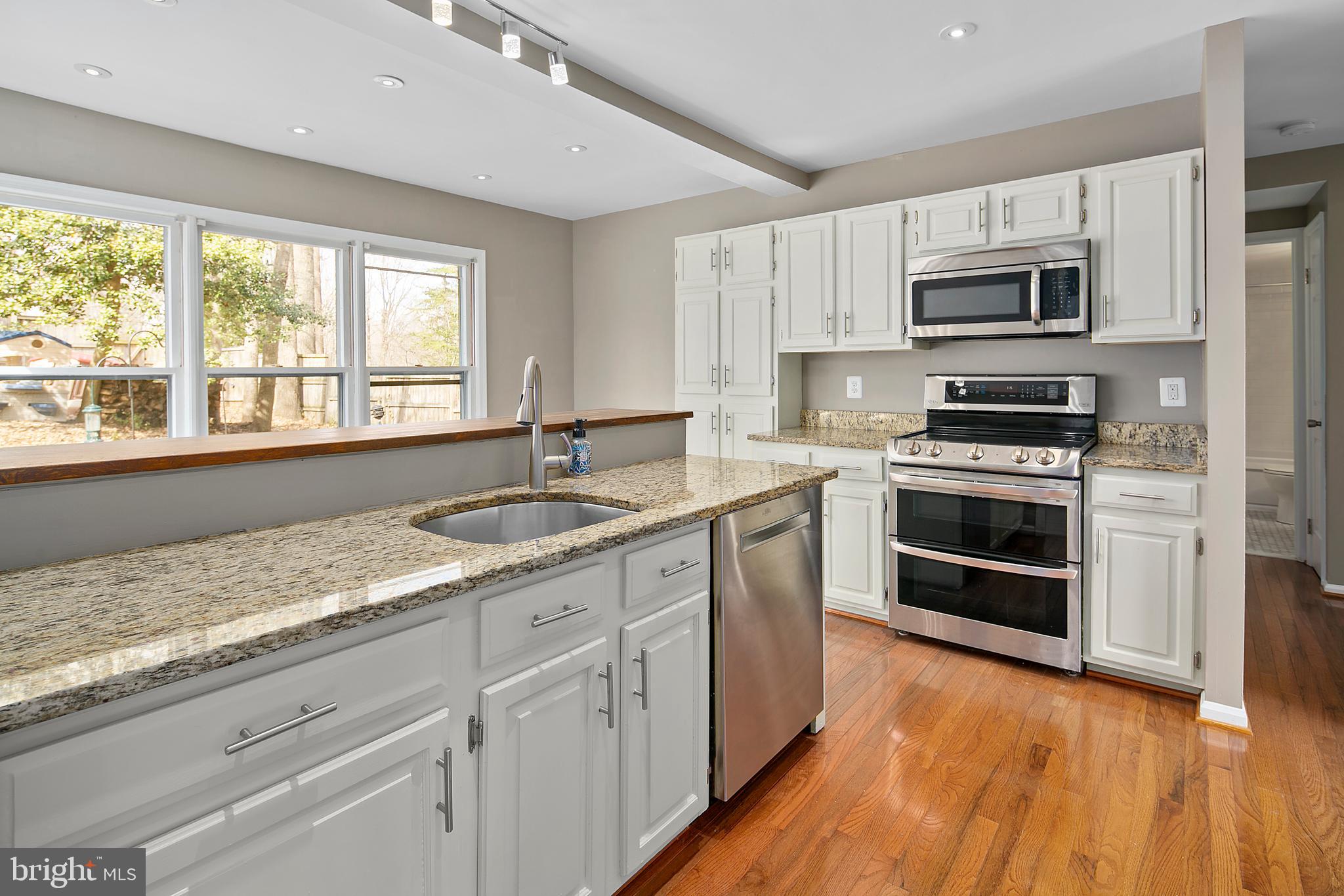 FOX MILL ESTATES - Residential