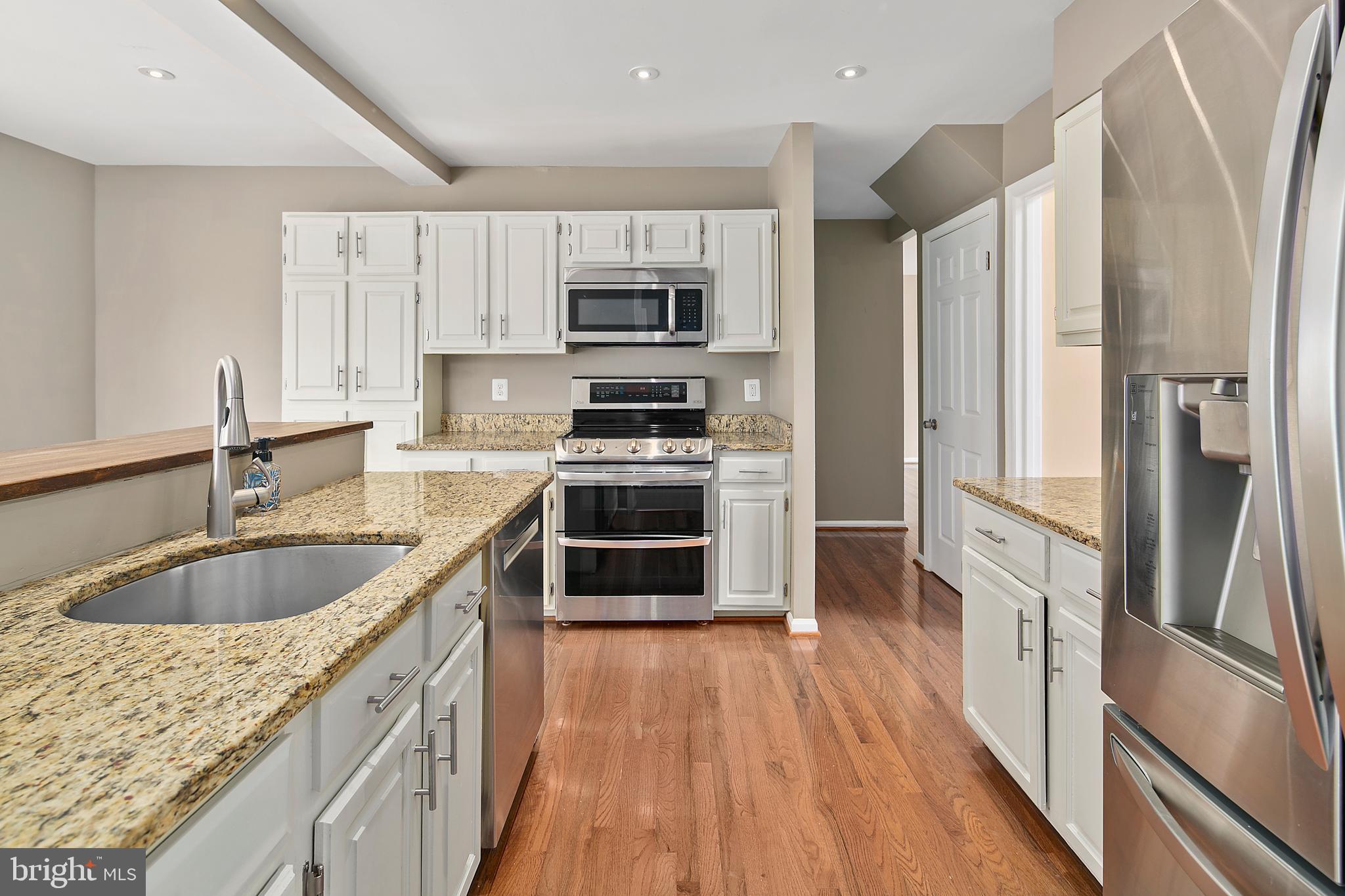 FOX MILL ESTATES - Residential