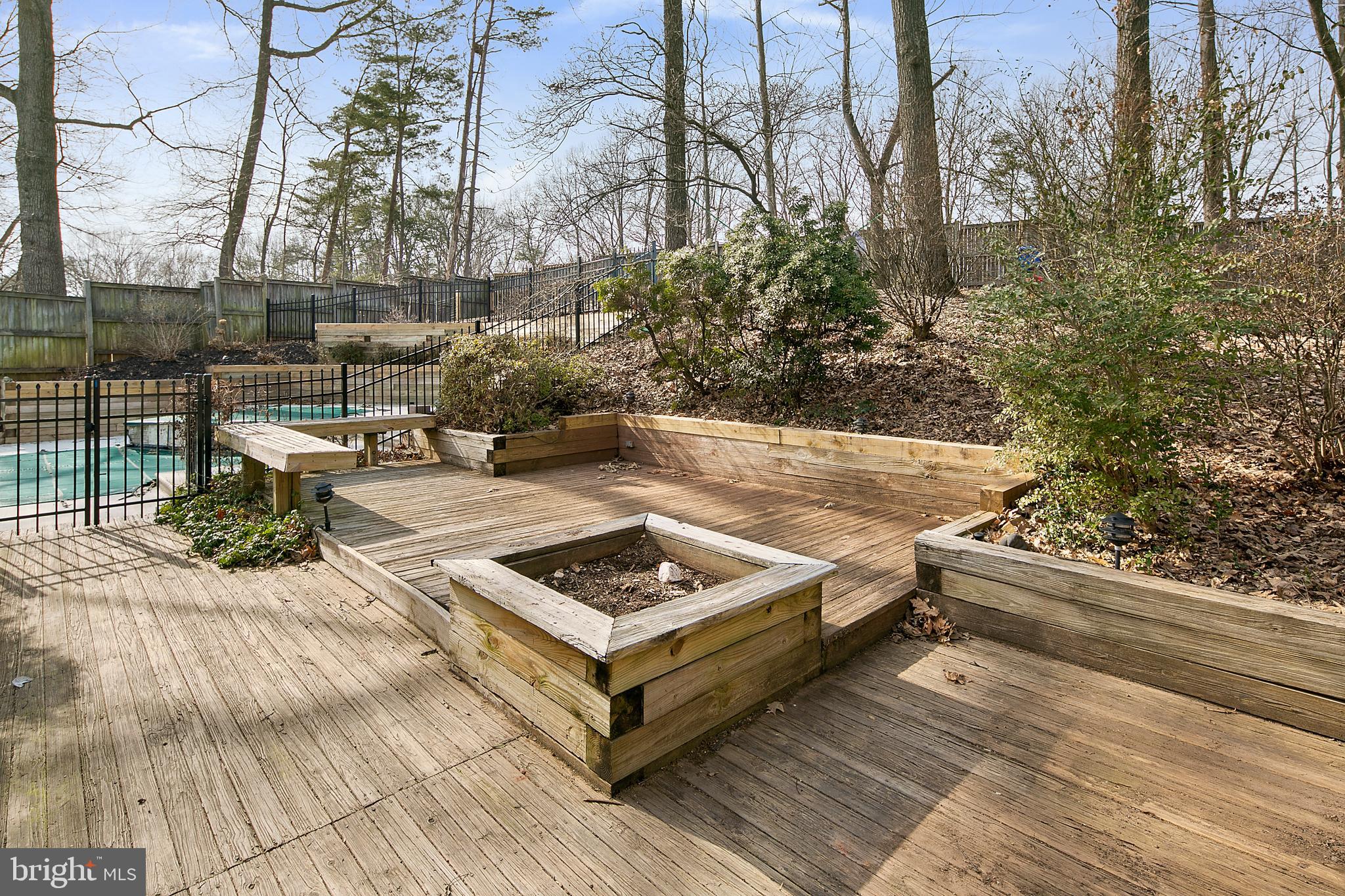 FOX MILL ESTATES - Residential