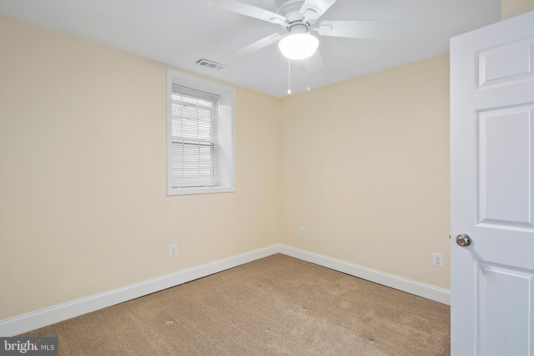 FOX MILL ESTATES - Residential