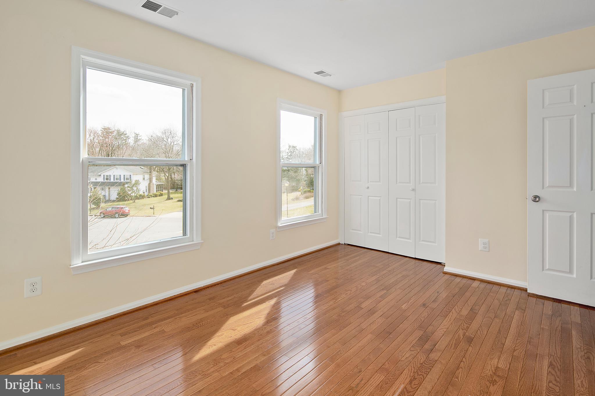 FOX MILL ESTATES - Residential