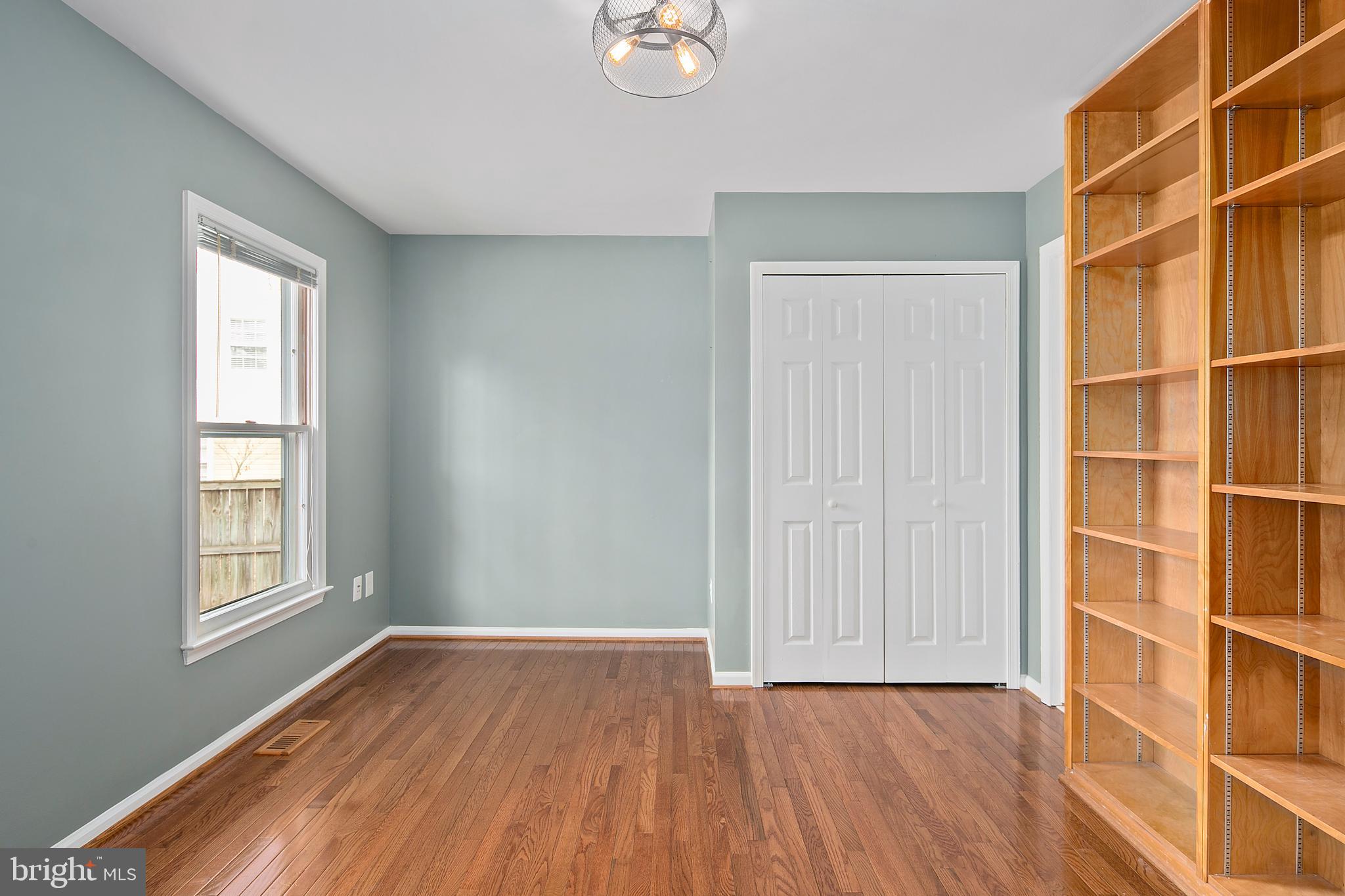 FOX MILL ESTATES - Residential