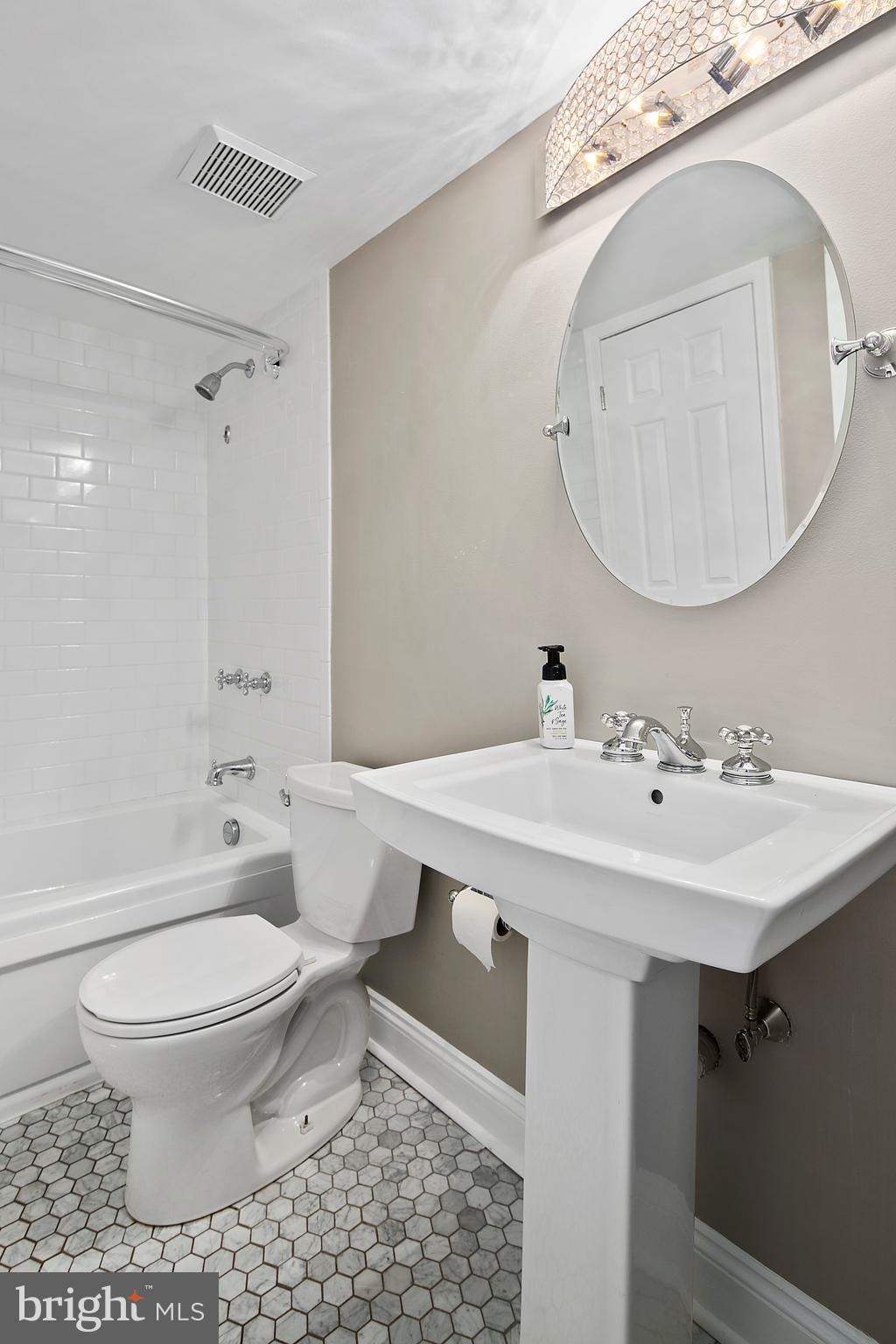 FOX MILL ESTATES - Residential