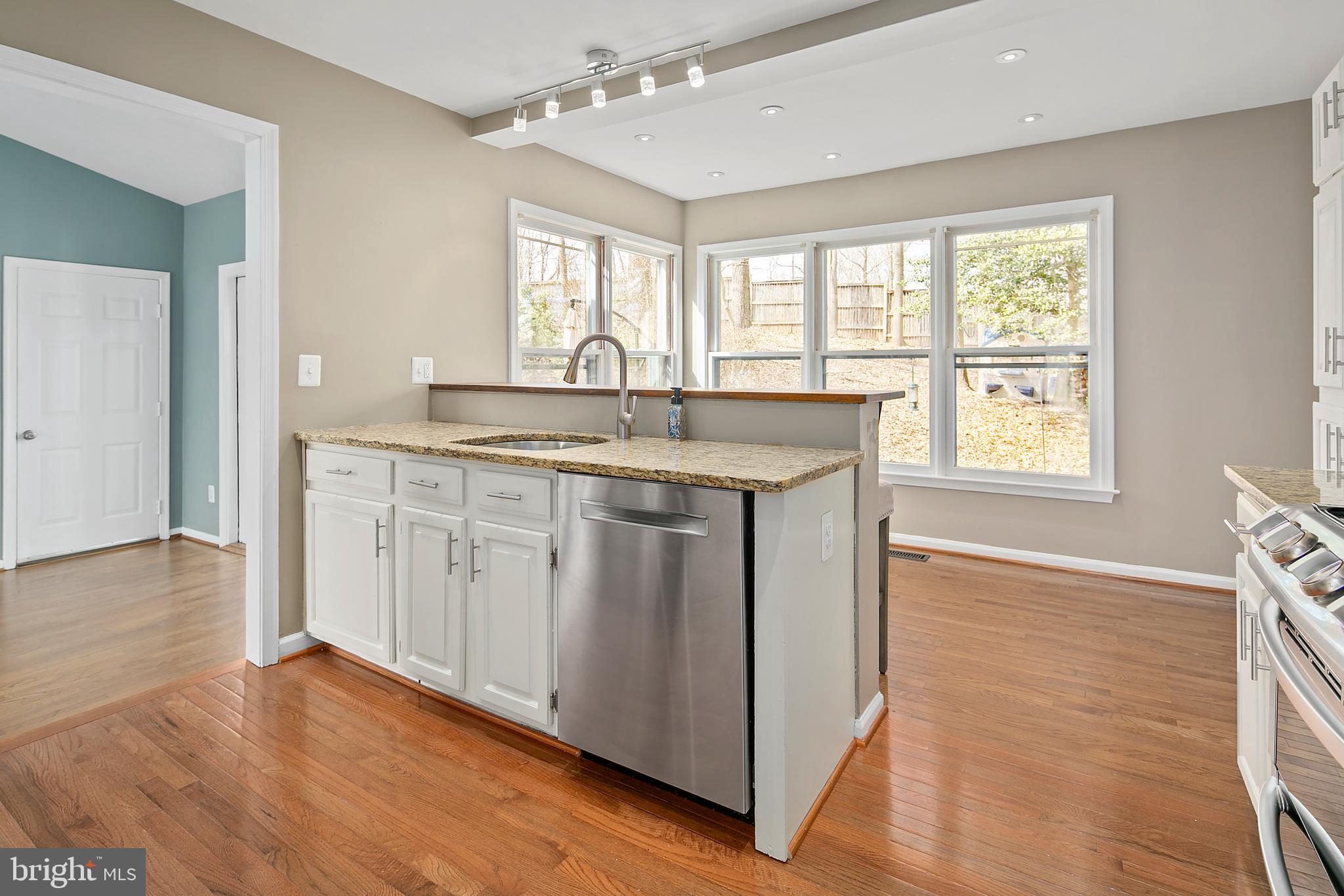 FOX MILL ESTATES - Residential