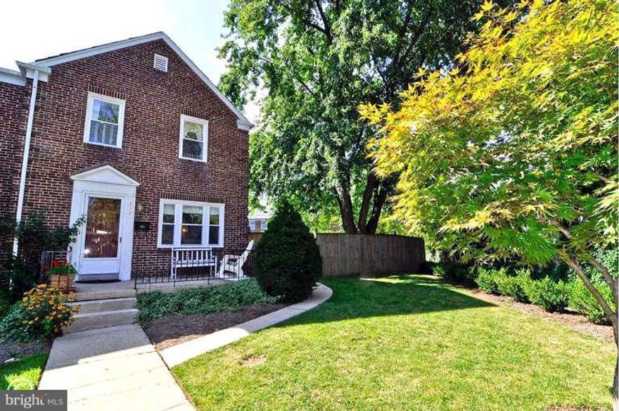 GREAT RENTAL PROPERTY W/ALL THE EXTRAS YOU WOULD WANT AS AN OWNER. HW FLOORS, LG SEPARATE DINING ROOM, STAINLESS STEEL APPLIANCES, HUGH BACK & SIDE YARDS W/ FENCE. FULLY FINISHED LOWER LEVEL WITH FULL BATH, BUILT IN BAR W/REFRIGERATOR, FIREPLACE, PRE-WIRED FOR SURROUND SOUND-ALL THAT'S NECESSARY FOR ENTERTAINING. CLOSE TO 695 FOR EASY COMMUTE TO ANYWHERE. MUST HAVE GOOD CREDIT.