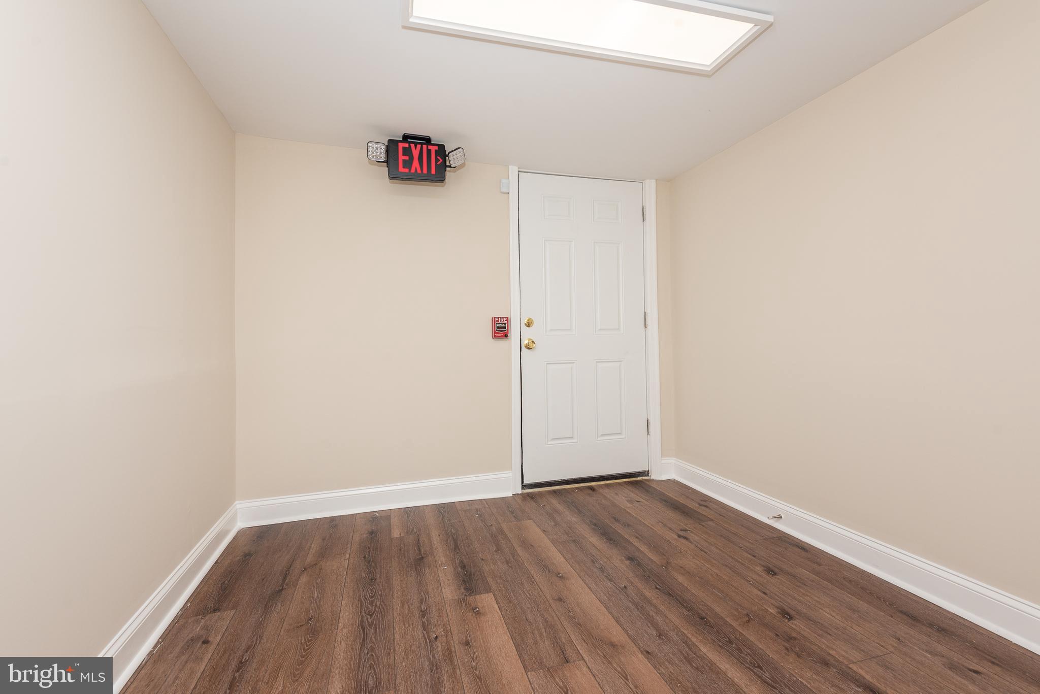 WINDSOR HILLS - Commercial Sale