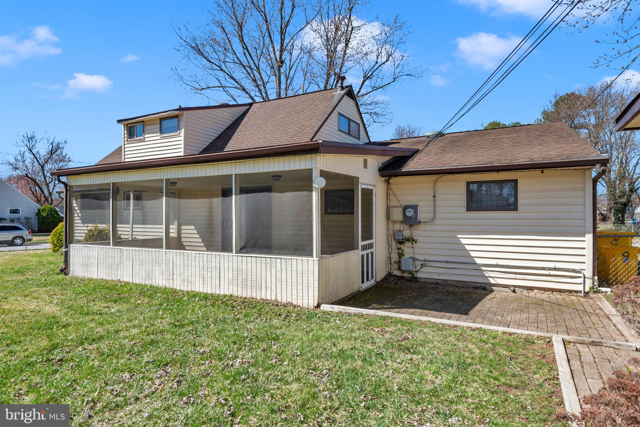 COUNTRY CLUB ESTATES - Residential