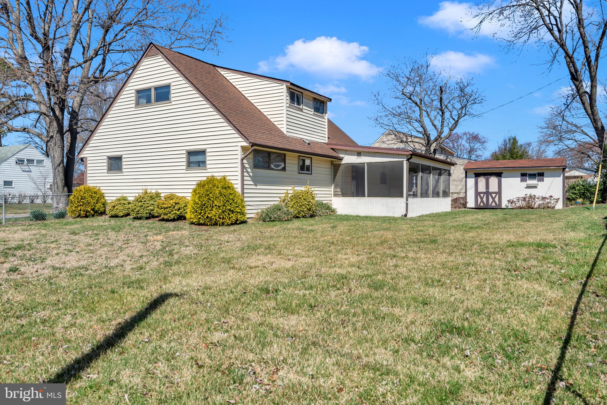 COUNTRY CLUB ESTATES - Residential