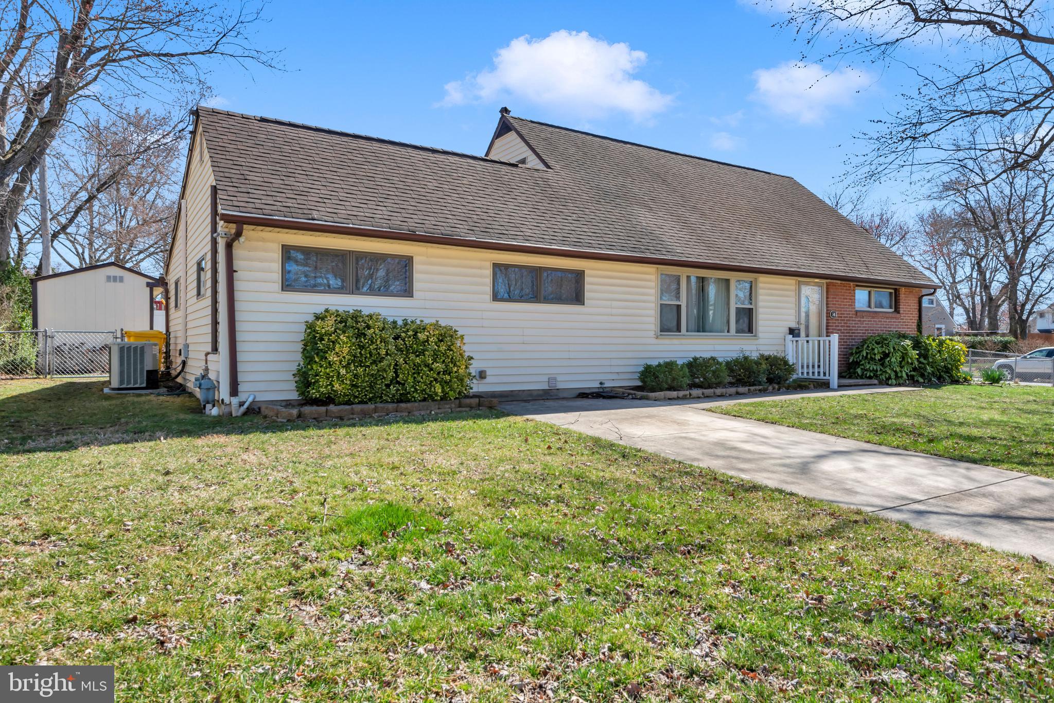 COUNTRY CLUB ESTATES - Residential