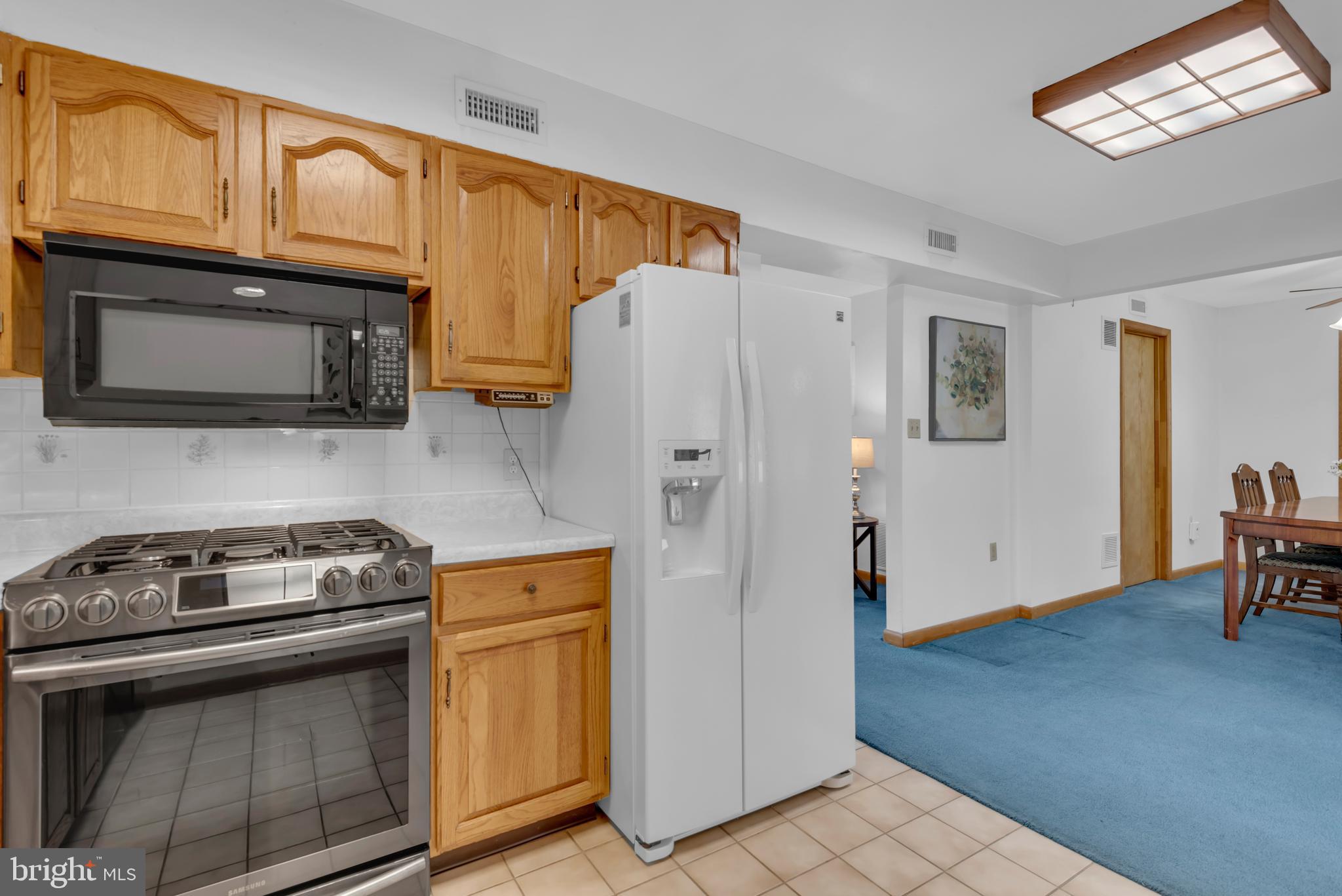 COUNTRY CLUB ESTATES - Residential