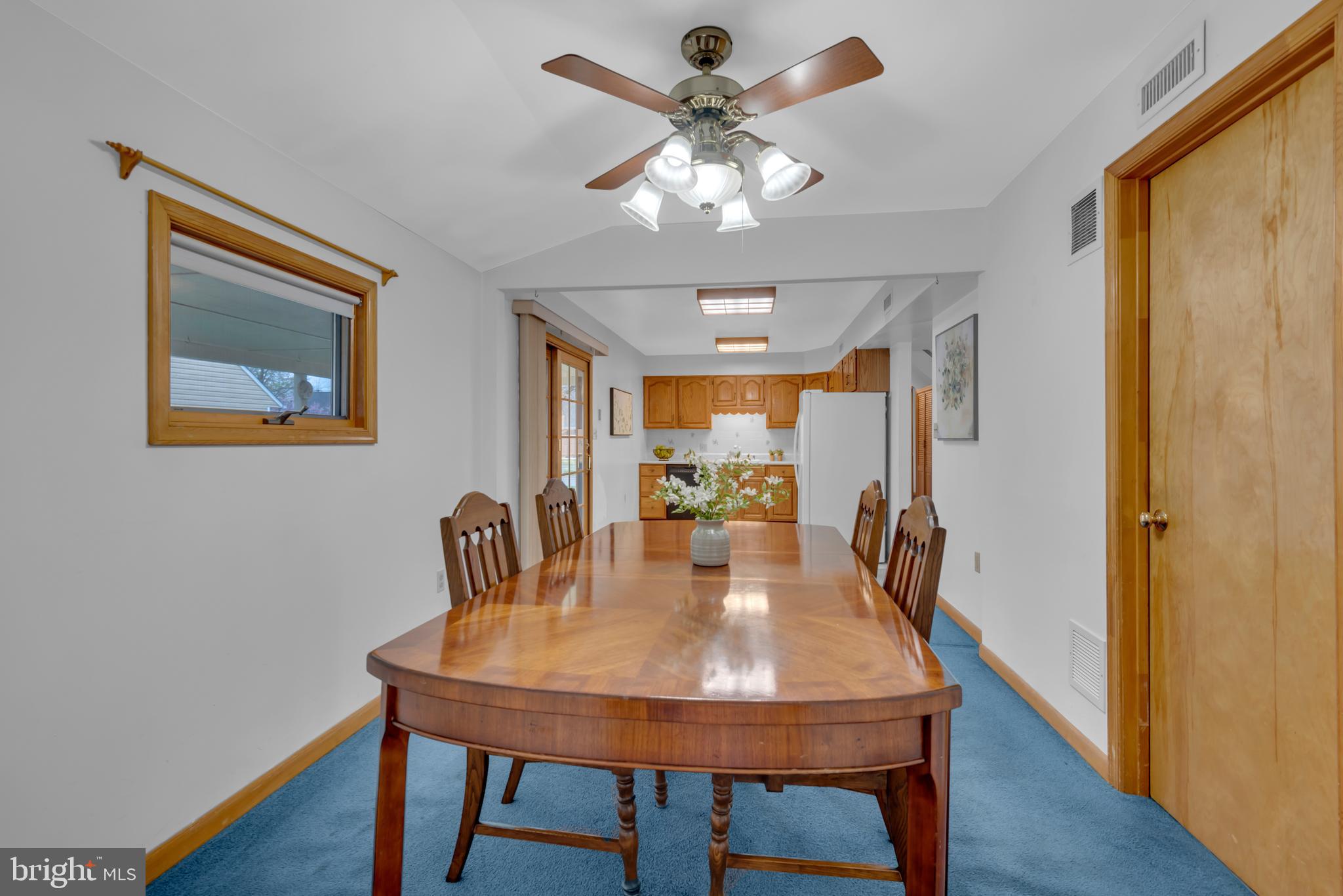 COUNTRY CLUB ESTATES - Residential