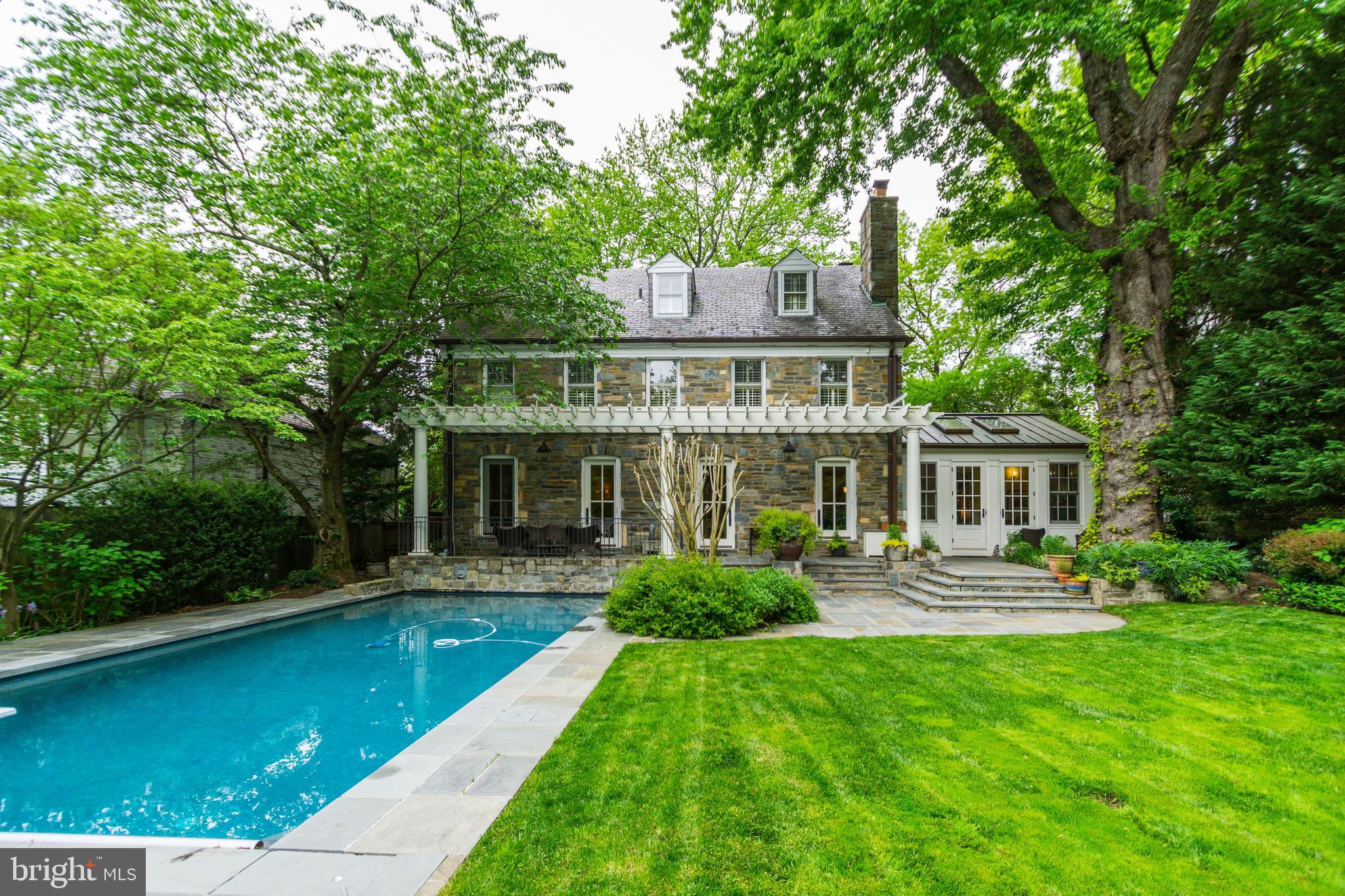 SPRING VALLEY - Residential
