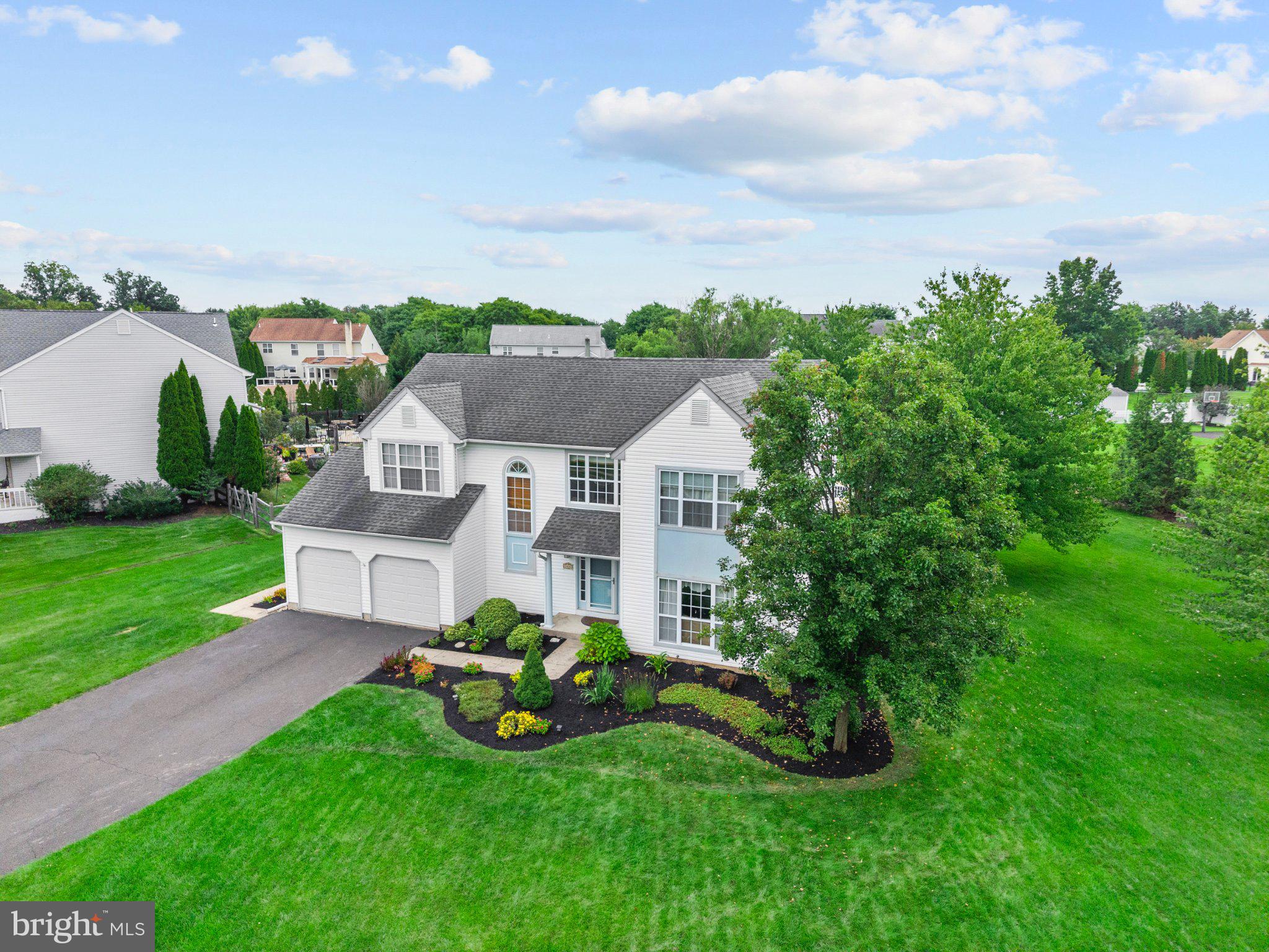 1438 BENTLEY DRIVE