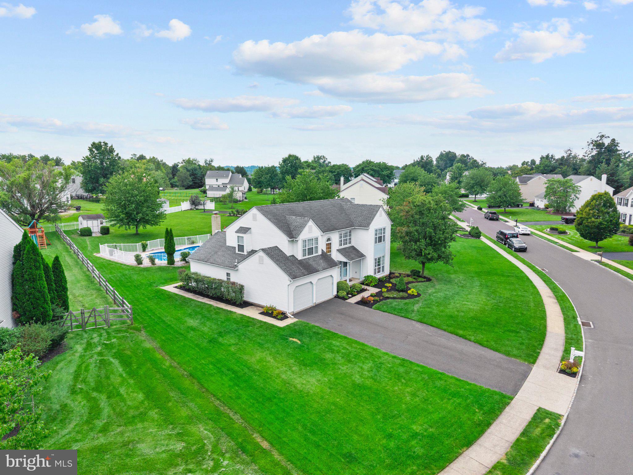 1438 BENTLEY DRIVE