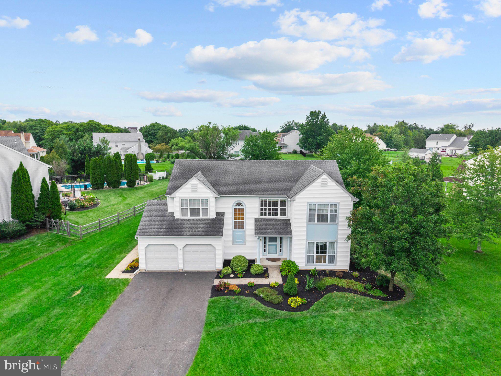 1438 BENTLEY DRIVE