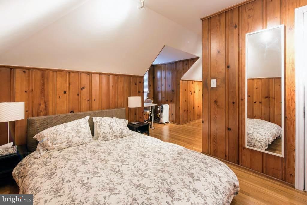 CLARENDON - Residential Income