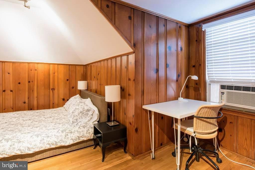 CLARENDON - Residential Income