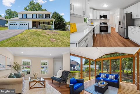 Photo of 113 Sue Ann Court, STERLING, VA 20164 (MLS # VALO2124290)