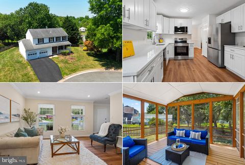 Photo of 113 Sue Ann Court, STERLING, VA 20164 (MLS # VALO2124290)