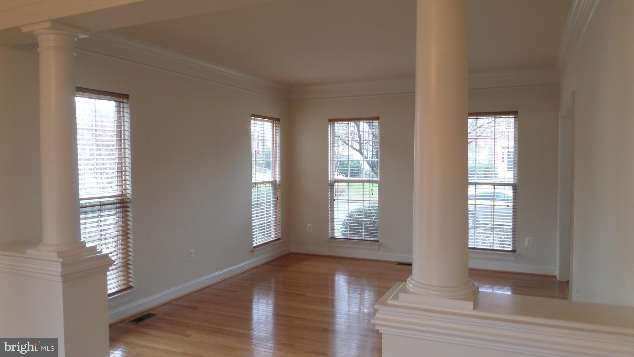 20329 RIVER BANK STREET