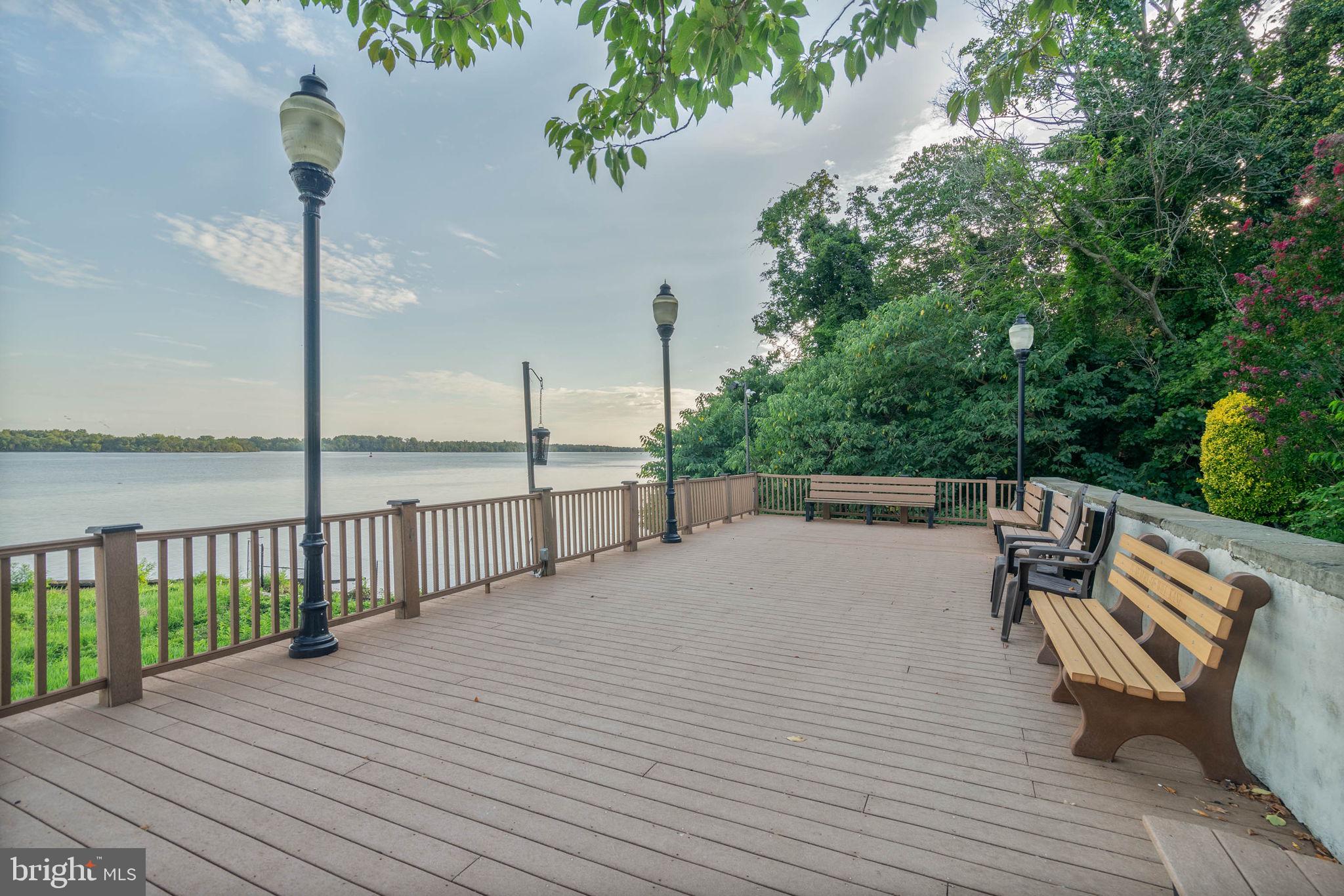 DELAIRE LANDING - Residential