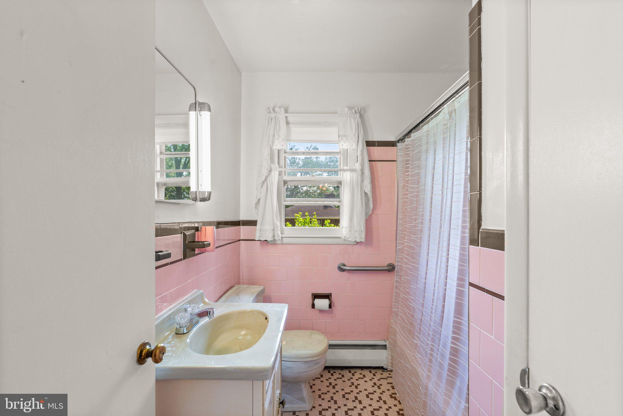 HOWARD HEIGHTS - Residential