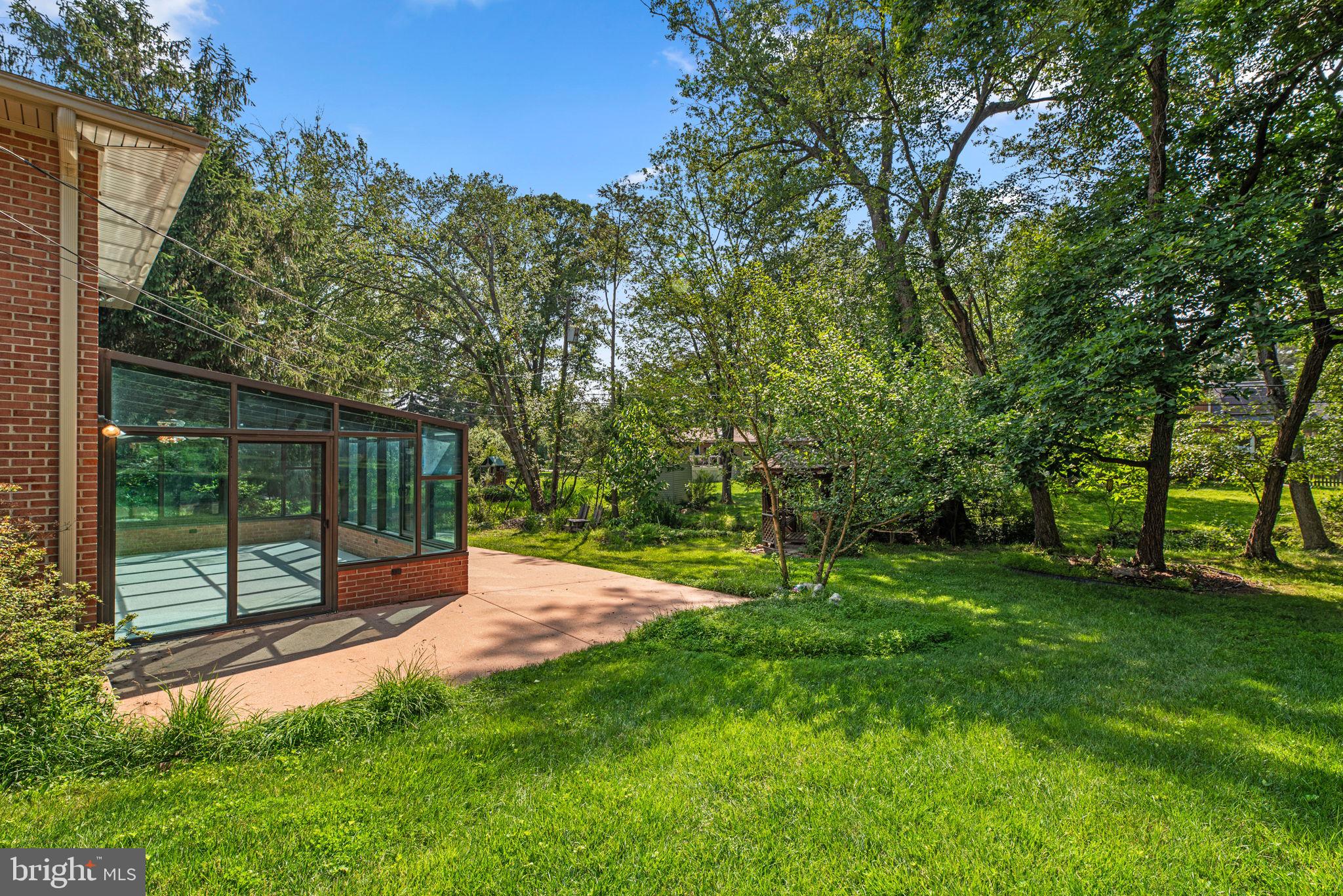 HOWARD HEIGHTS - Residential