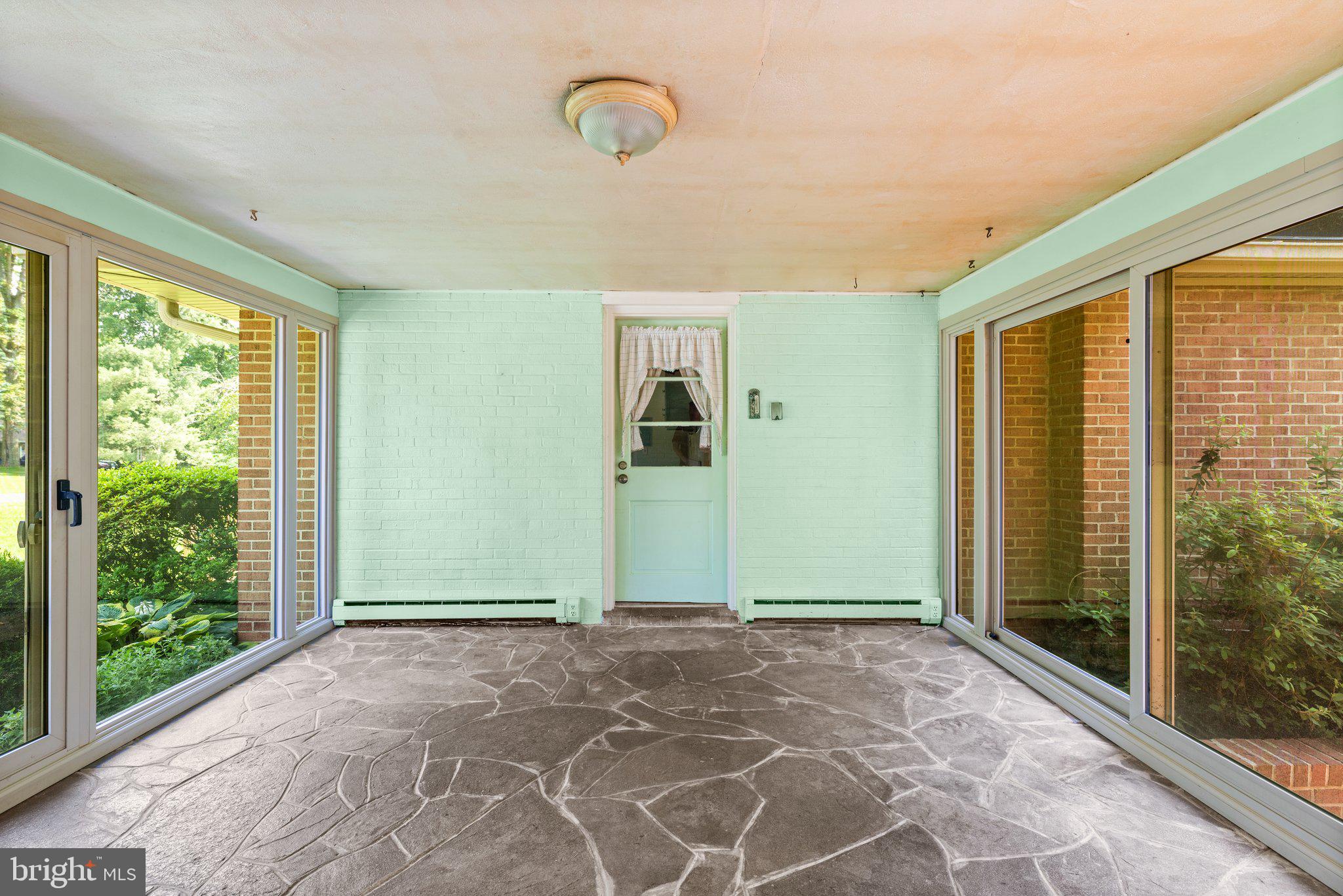 HOWARD HEIGHTS - Residential