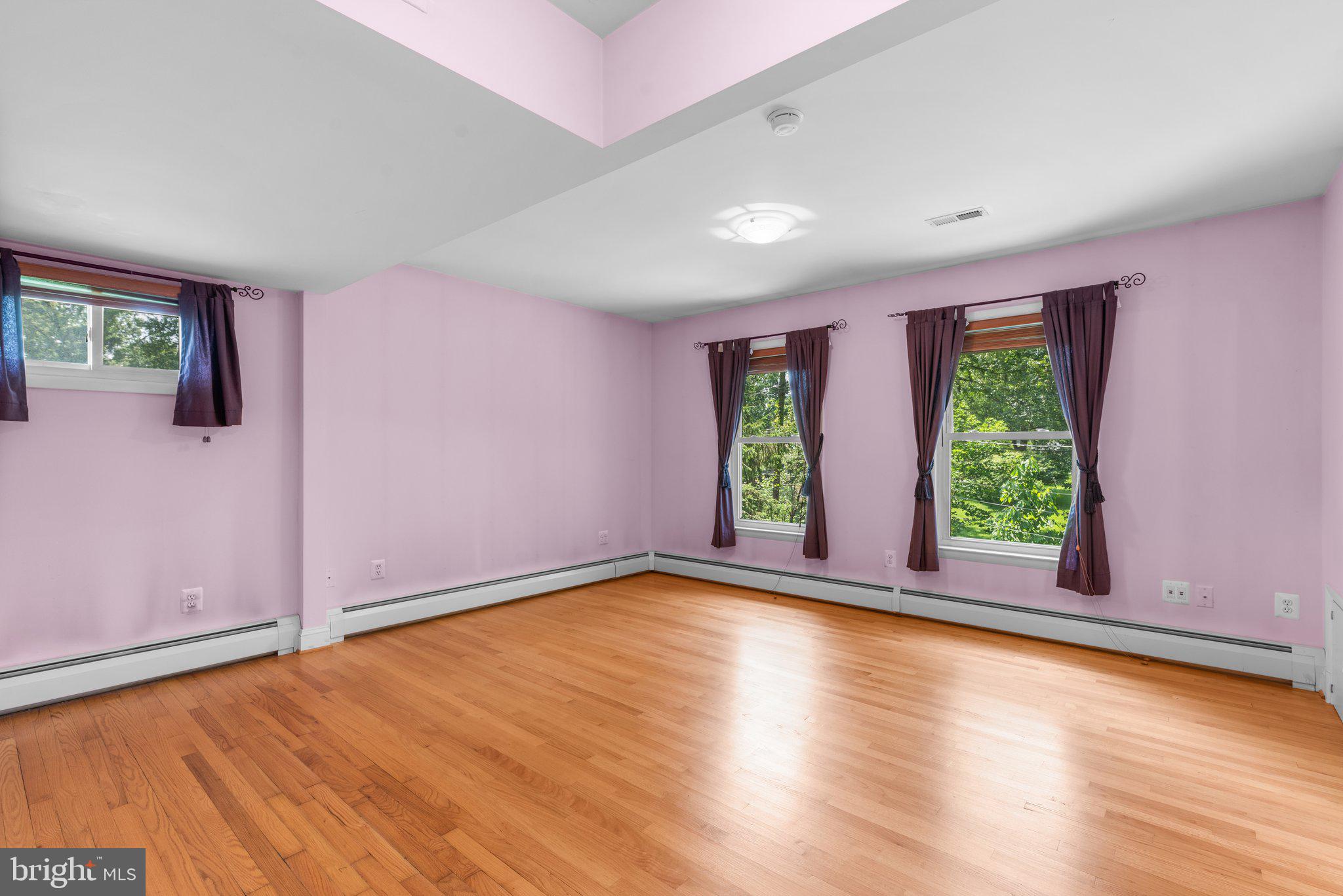 HOWARD HEIGHTS - Residential