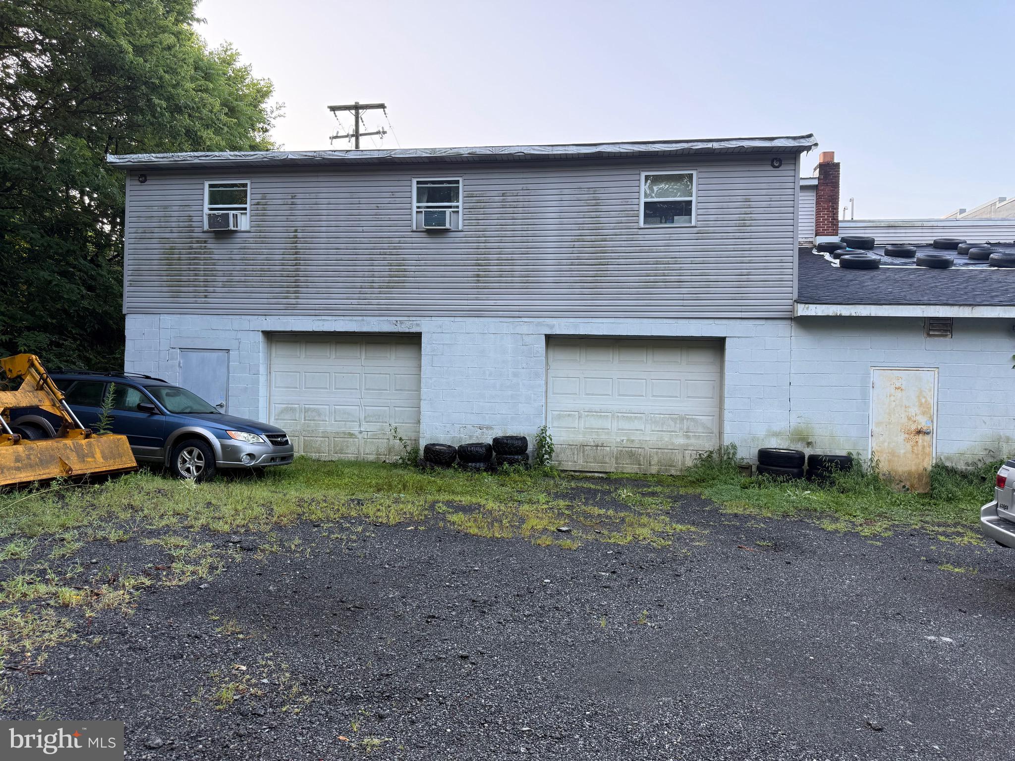5823 LINCOLN HIGHWAY