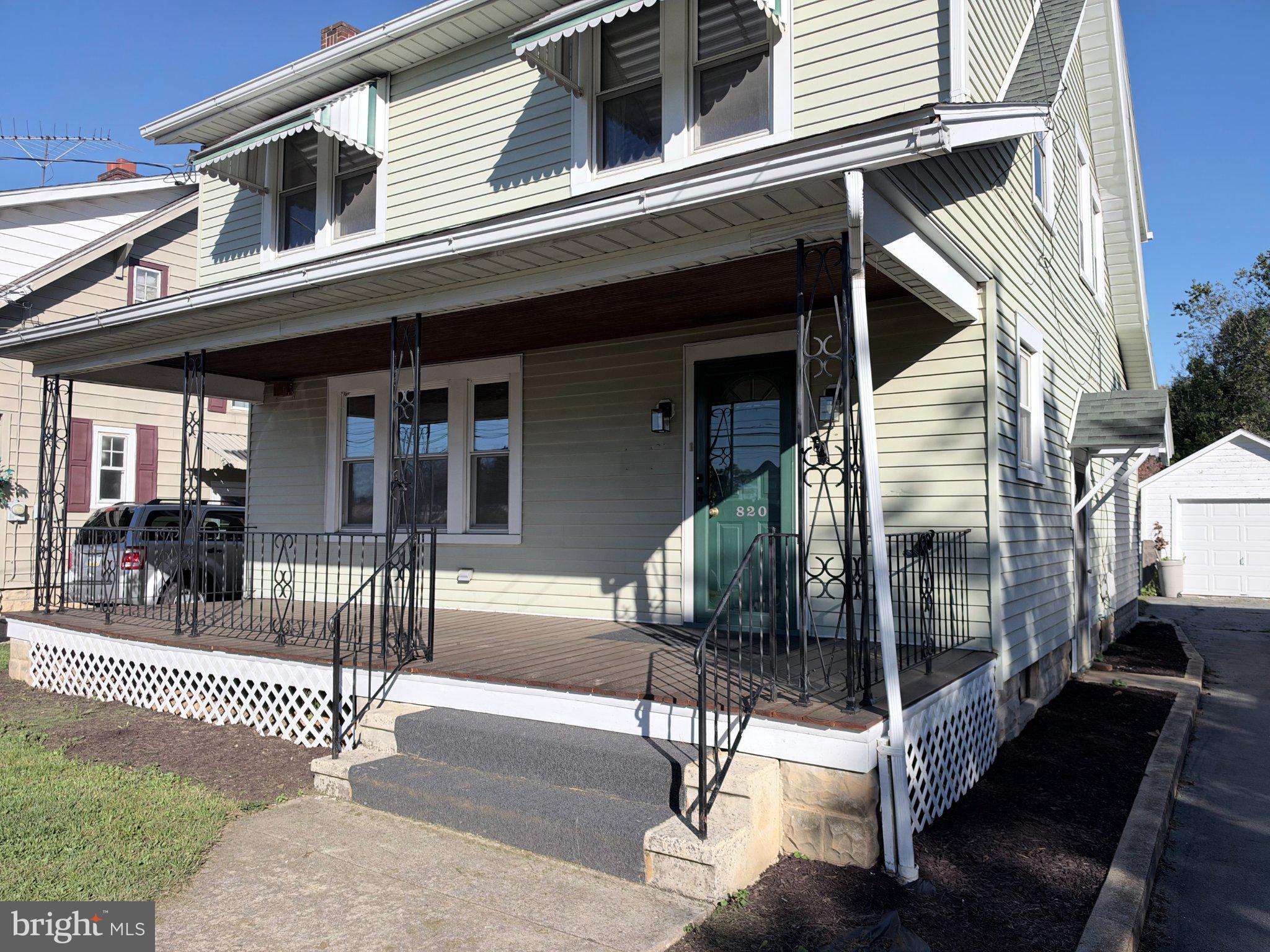 820 S 4TH STREET