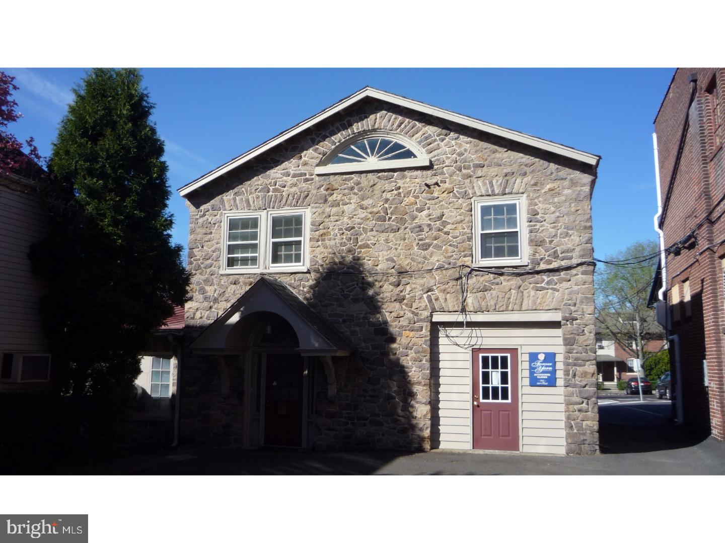 000 - Commercial Lease