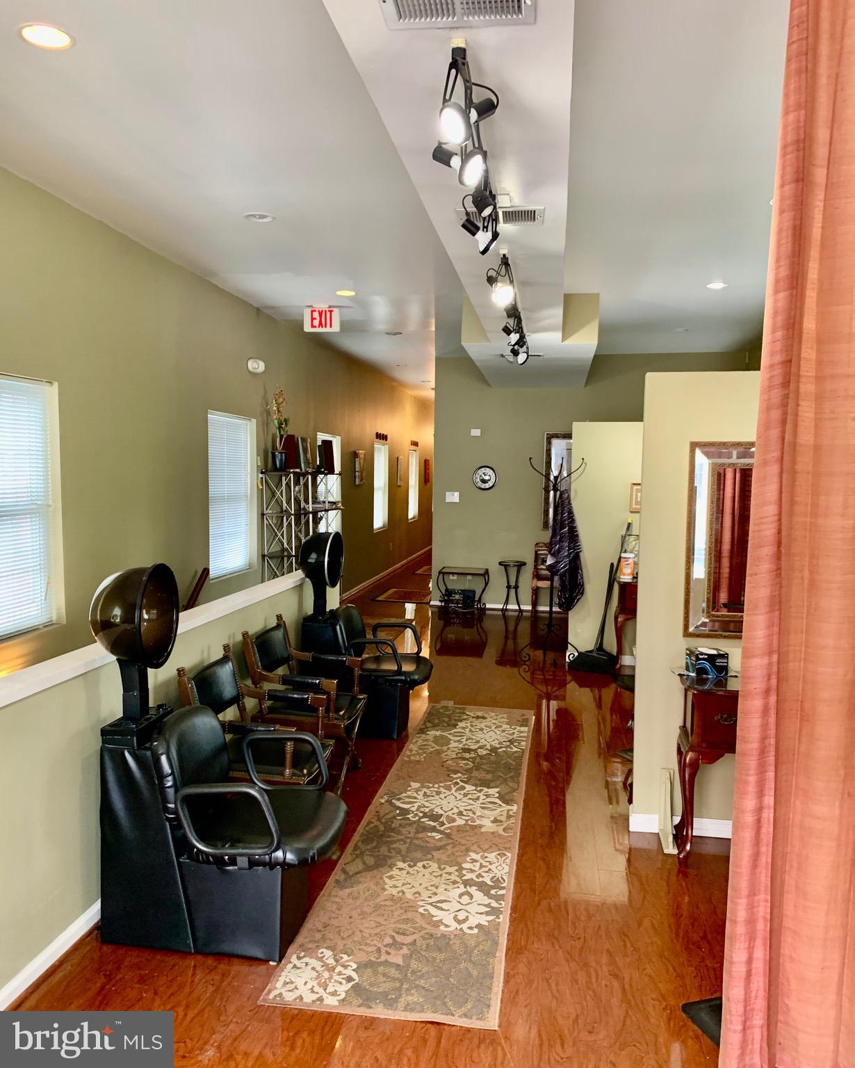 OLD TOWN NORTH - Commercial Sale