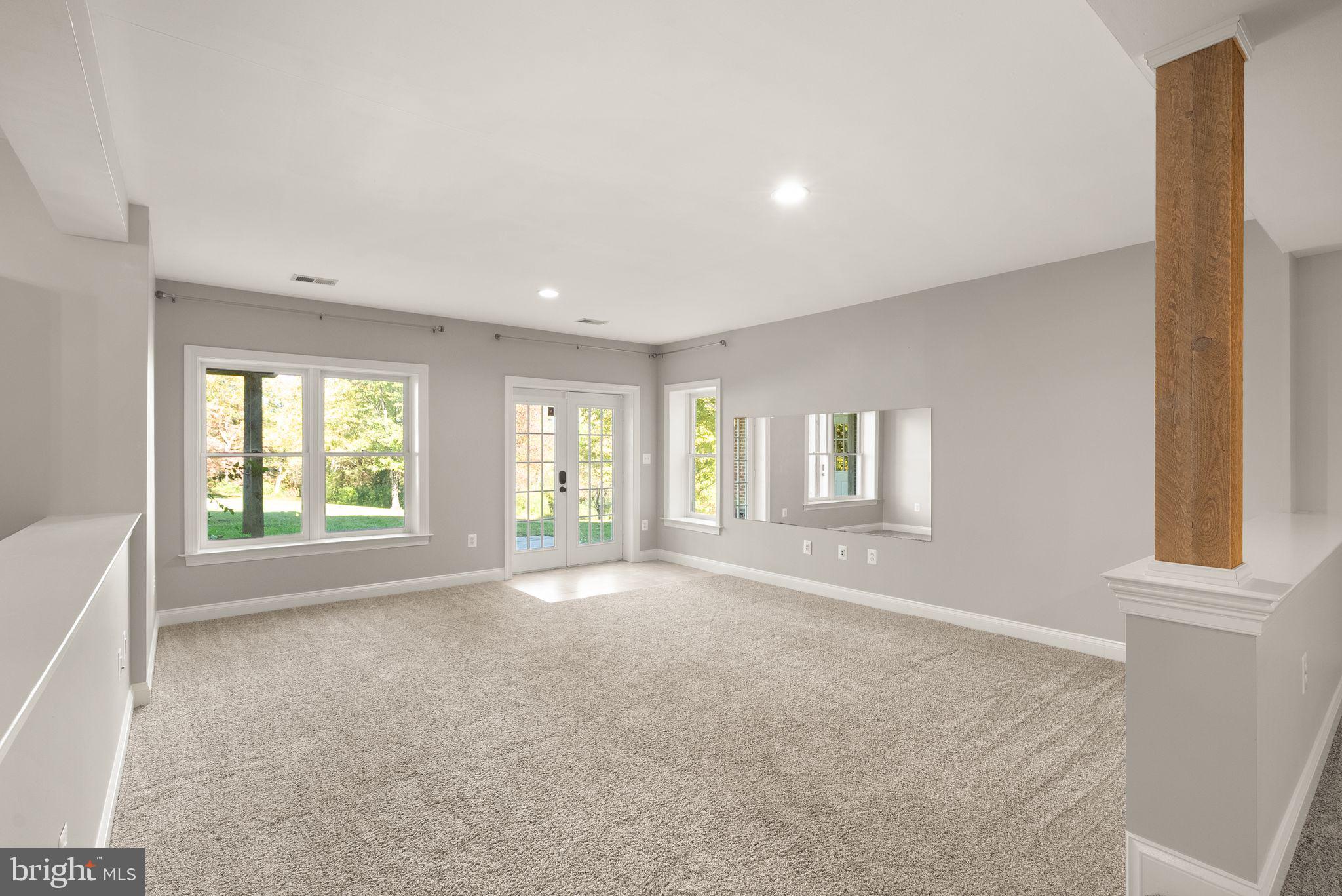 SOMMERS TIME FARM - Residential