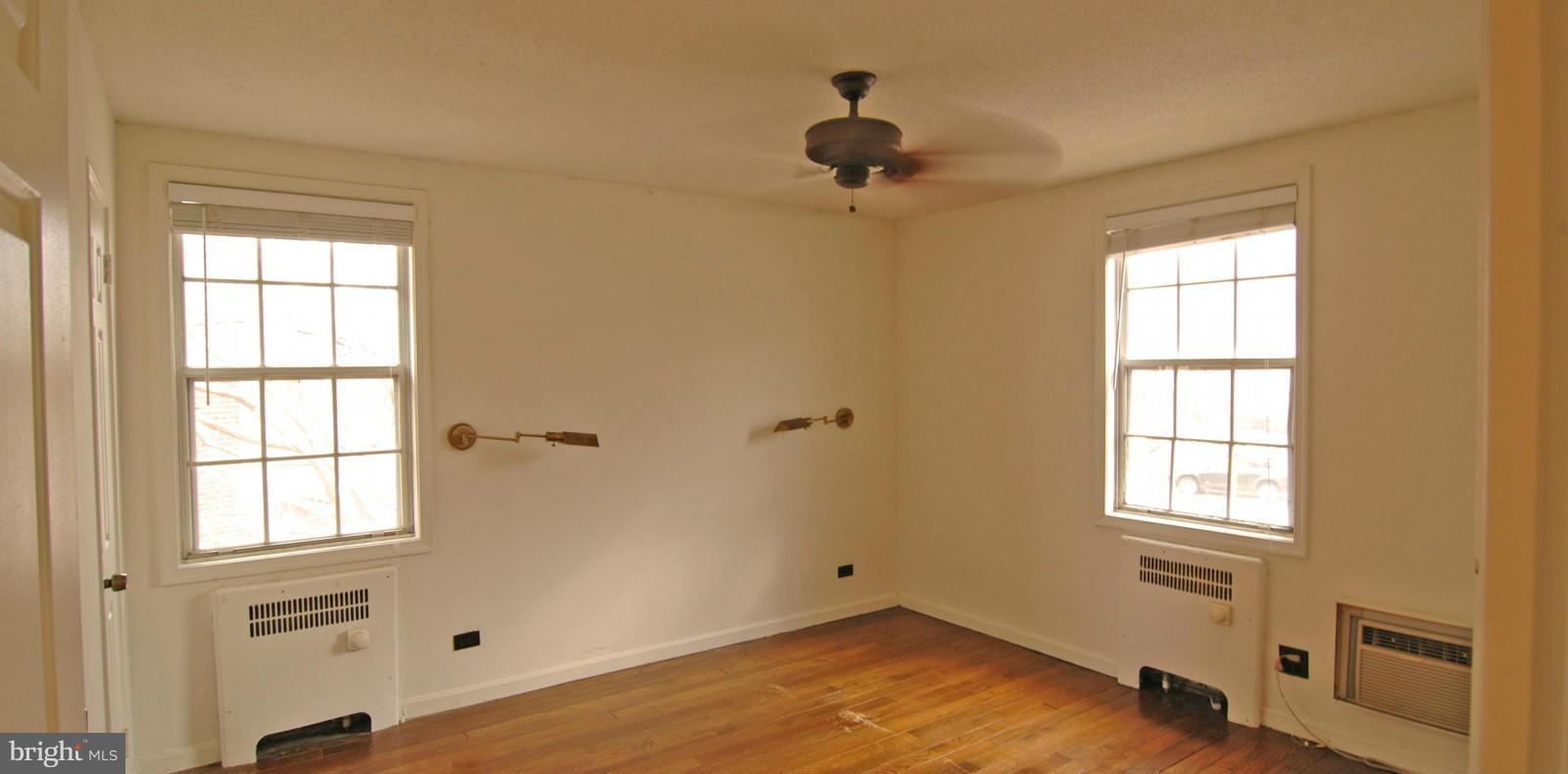 ARLINGTON OAKS - Residential Lease