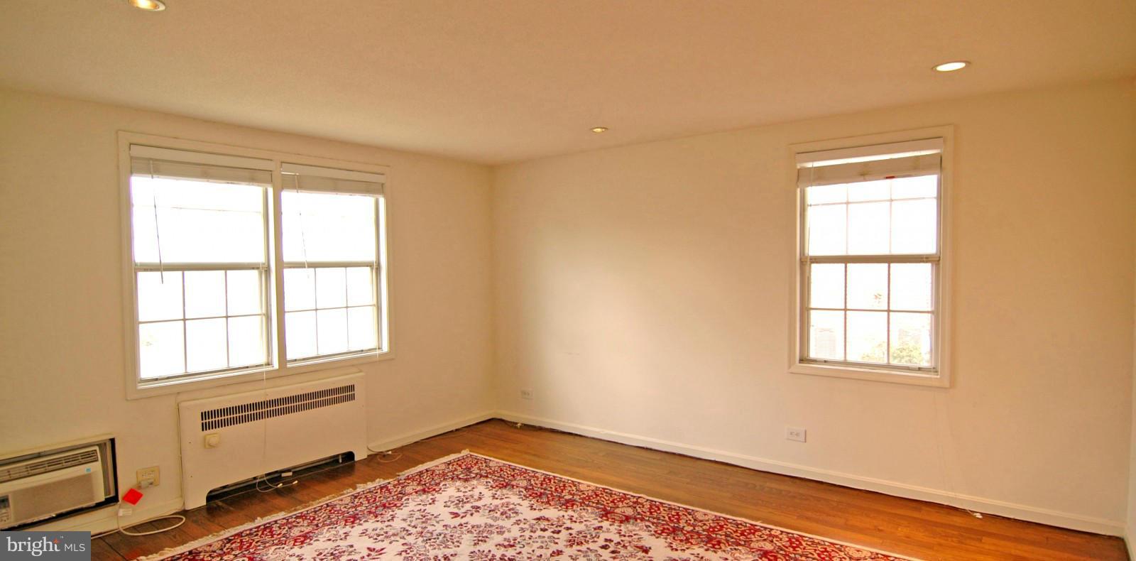 ARLINGTON OAKS - Residential Lease