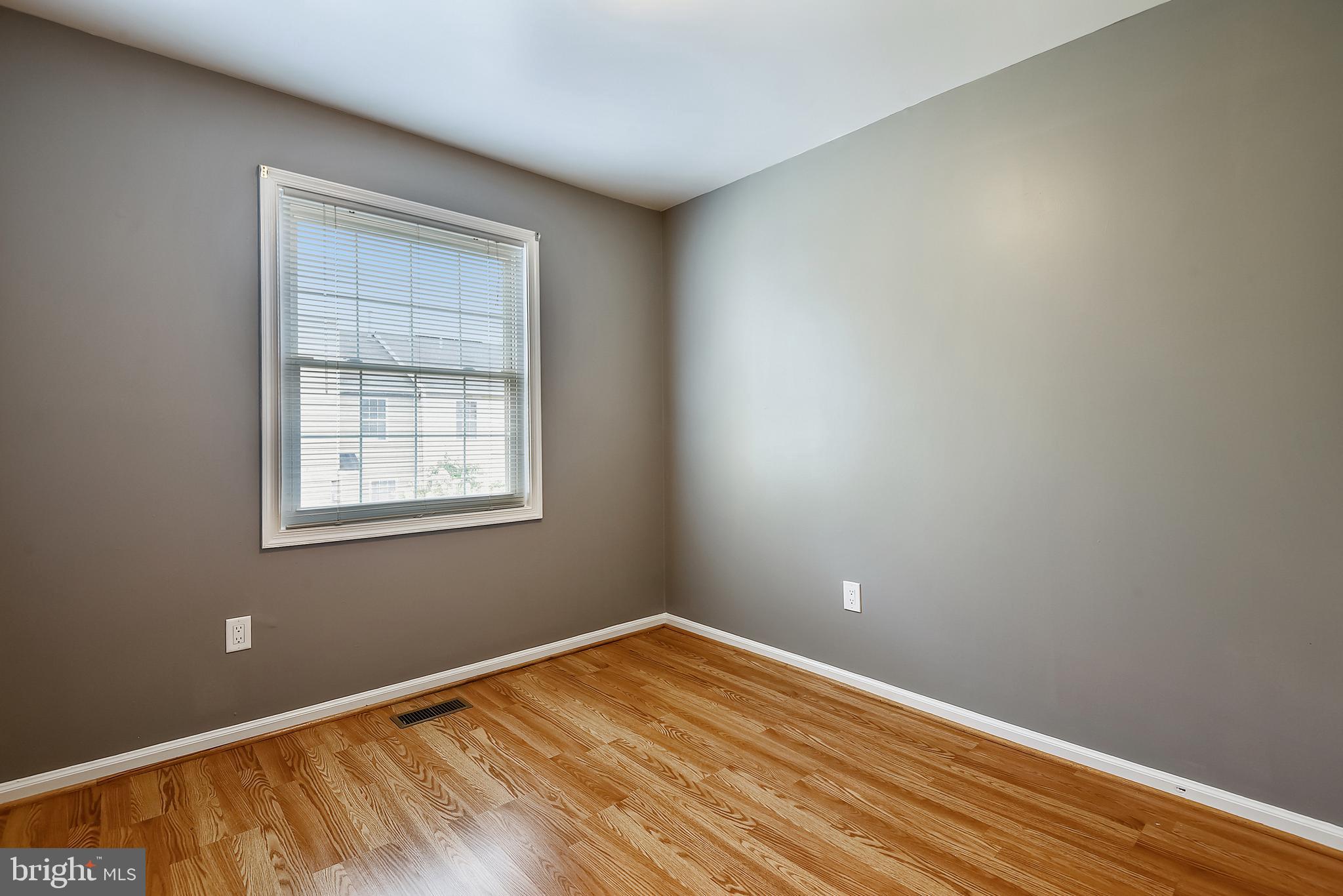 CROFTON MEWS CONDO - Residential Lease