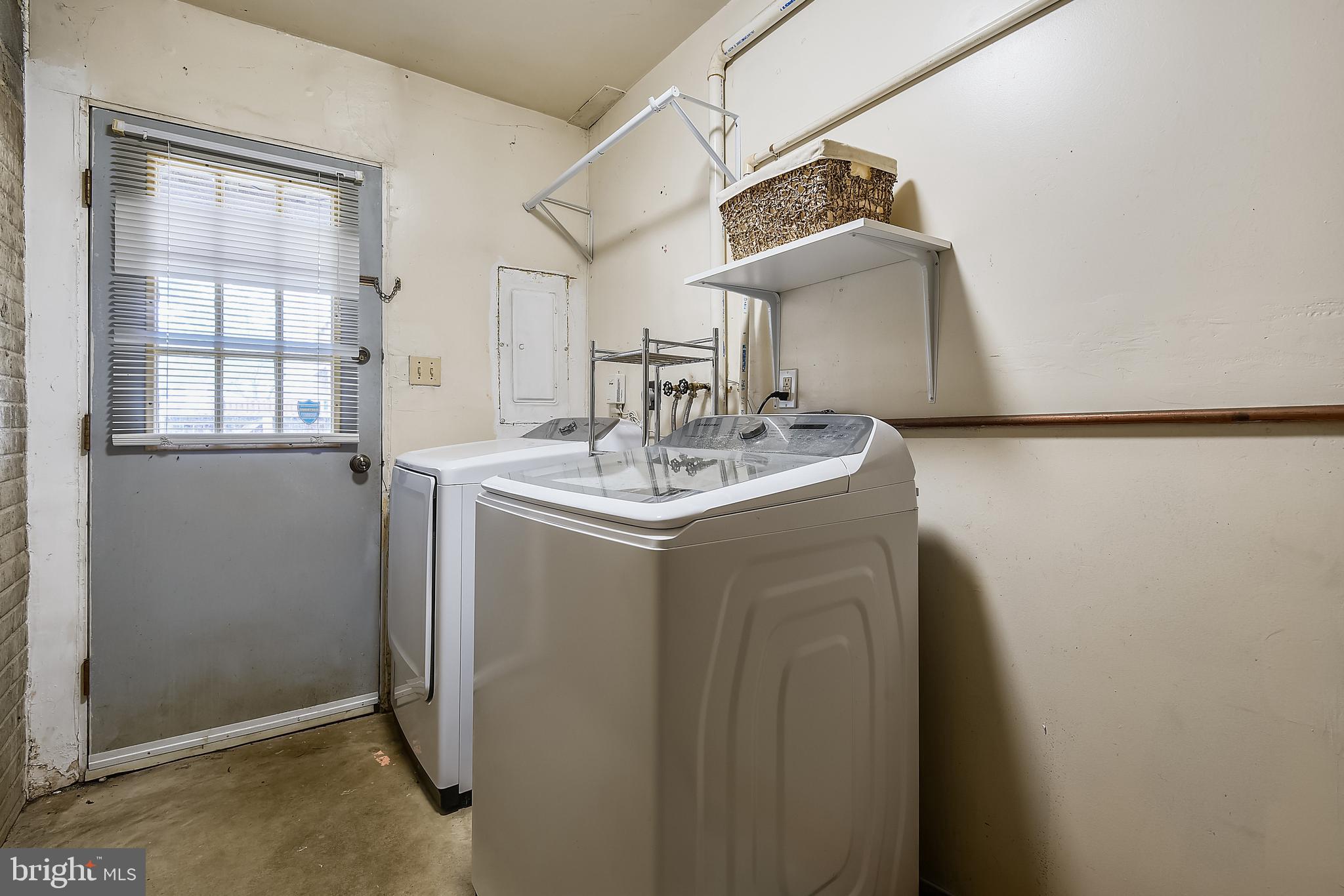 CROFTON MEWS CONDO - Residential Lease