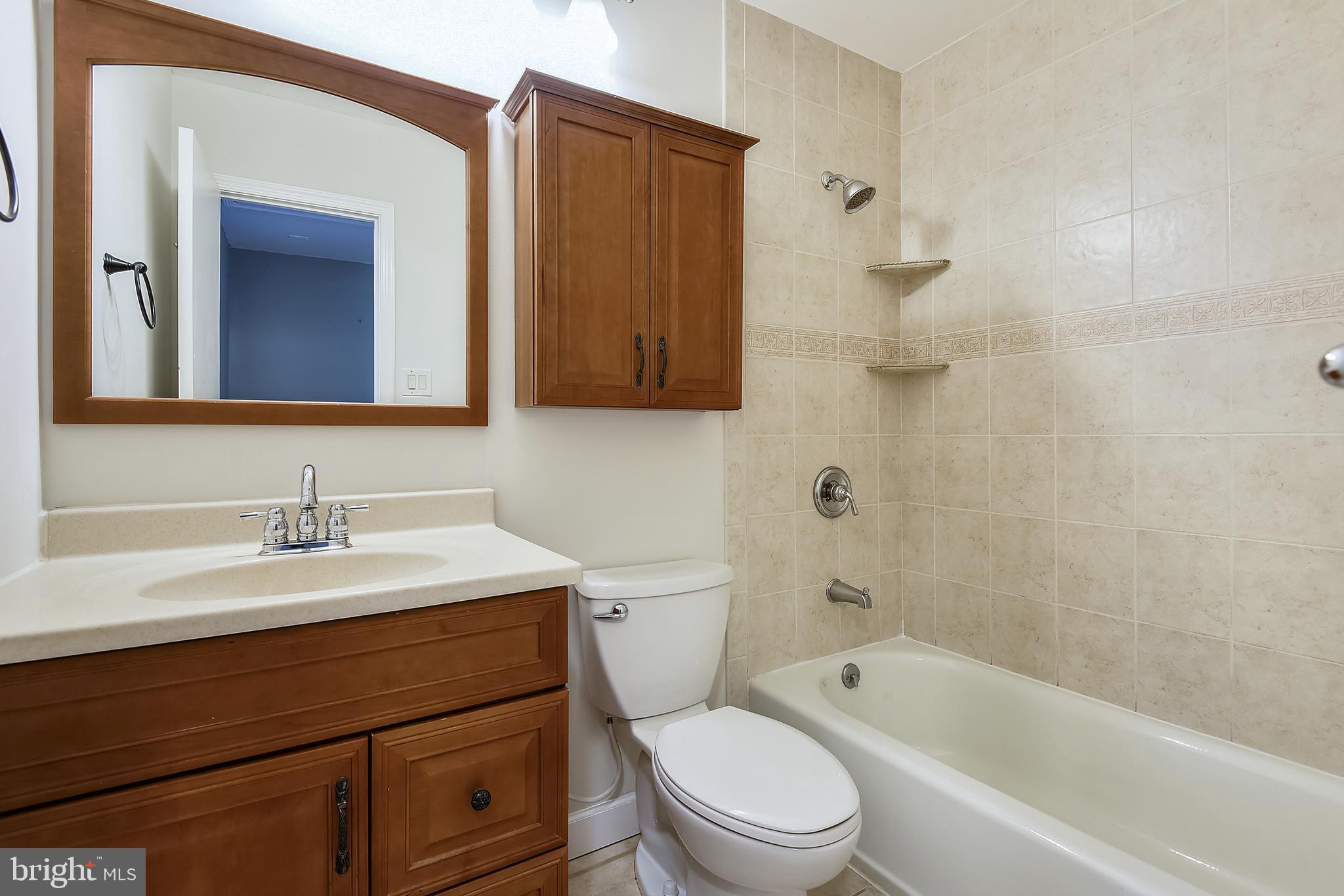 CROFTON MEWS CONDO - Residential Lease