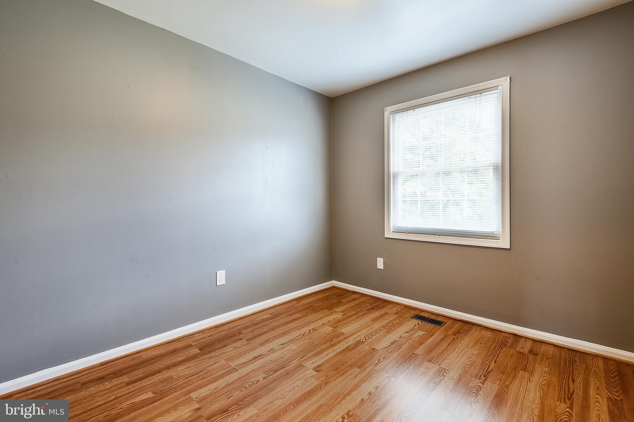 CROFTON MEWS CONDO - Residential Lease