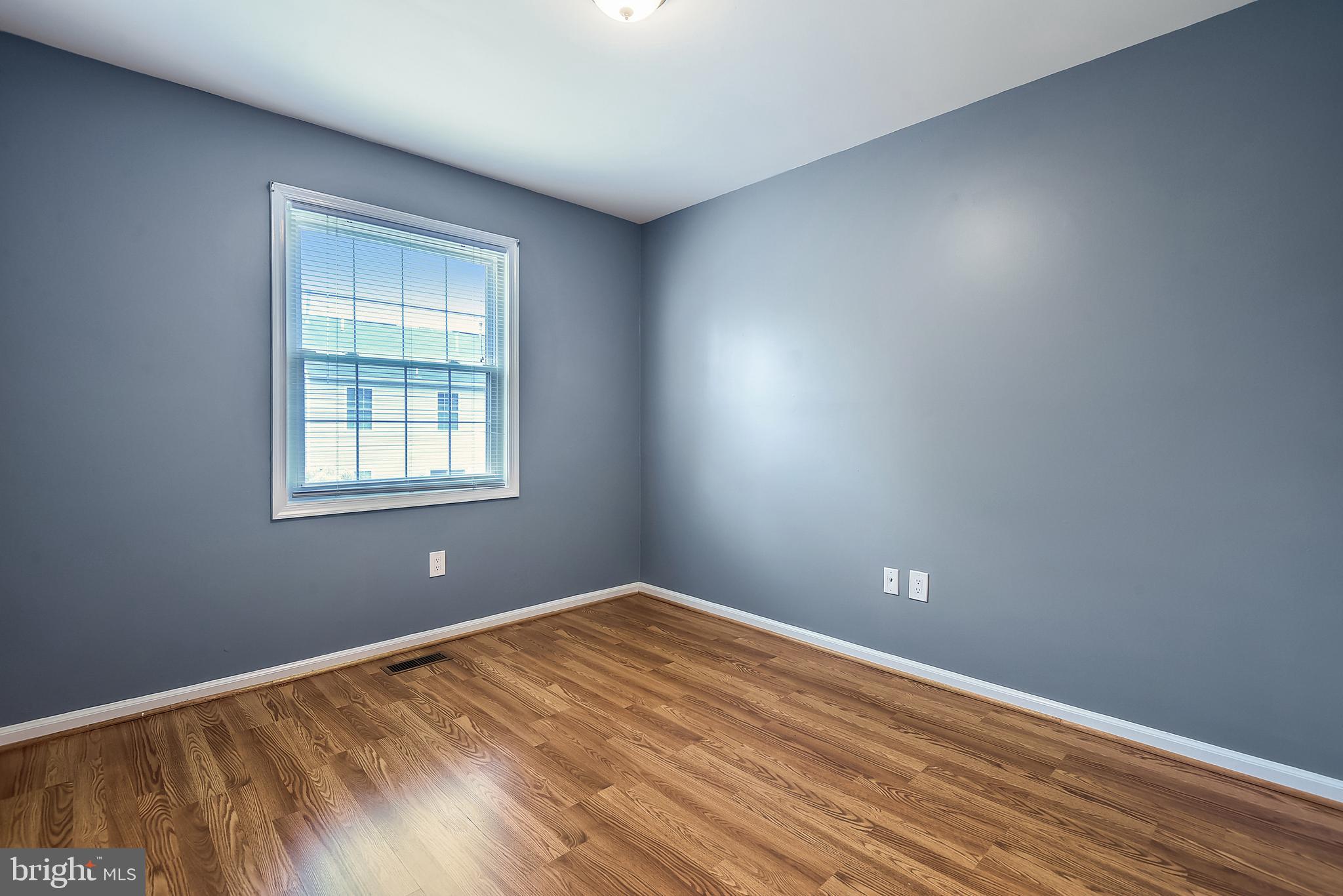 CROFTON MEWS CONDO - Residential Lease