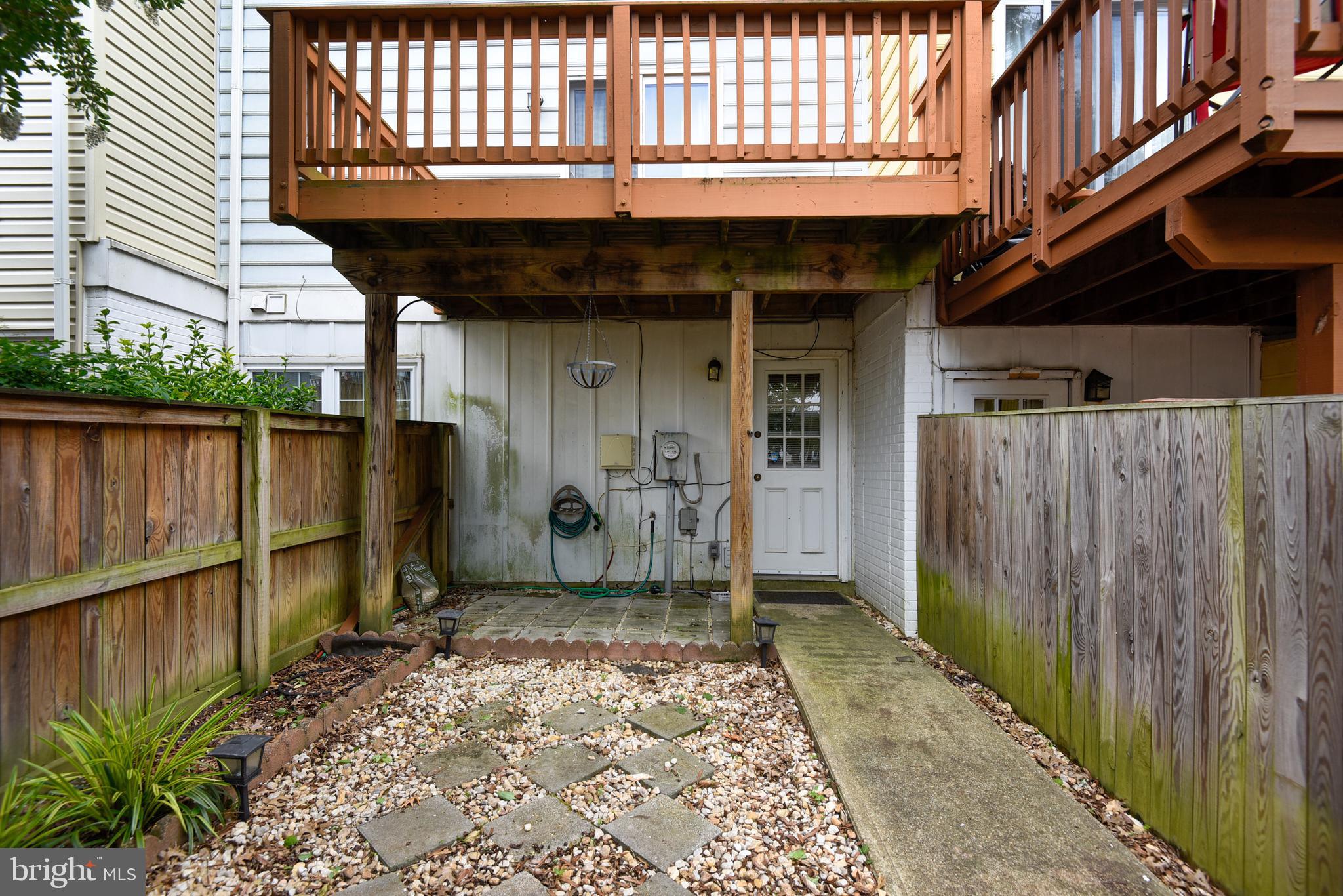 CROFTON MEWS CONDO - Residential Lease