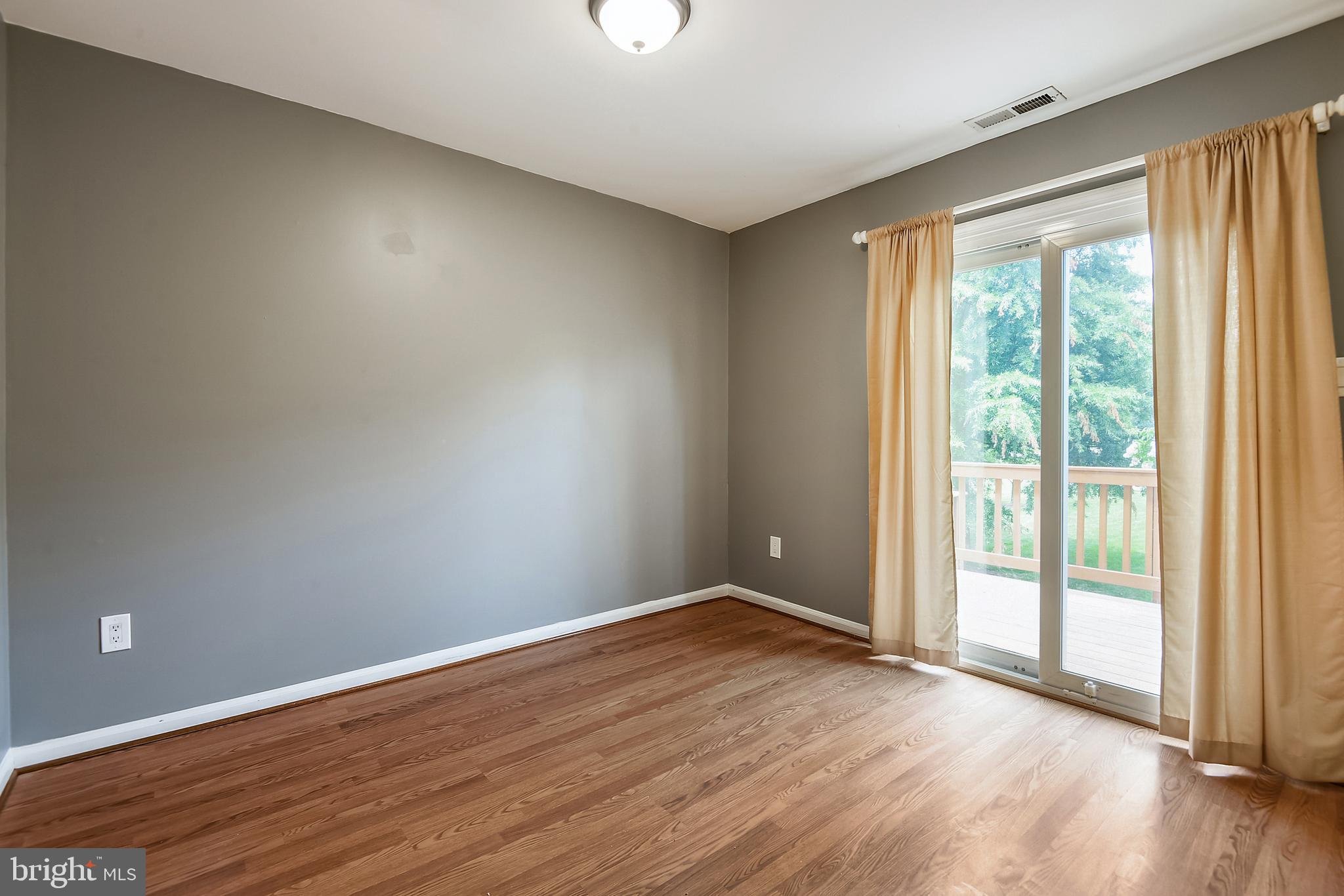 CROFTON MEWS CONDO - Residential Lease